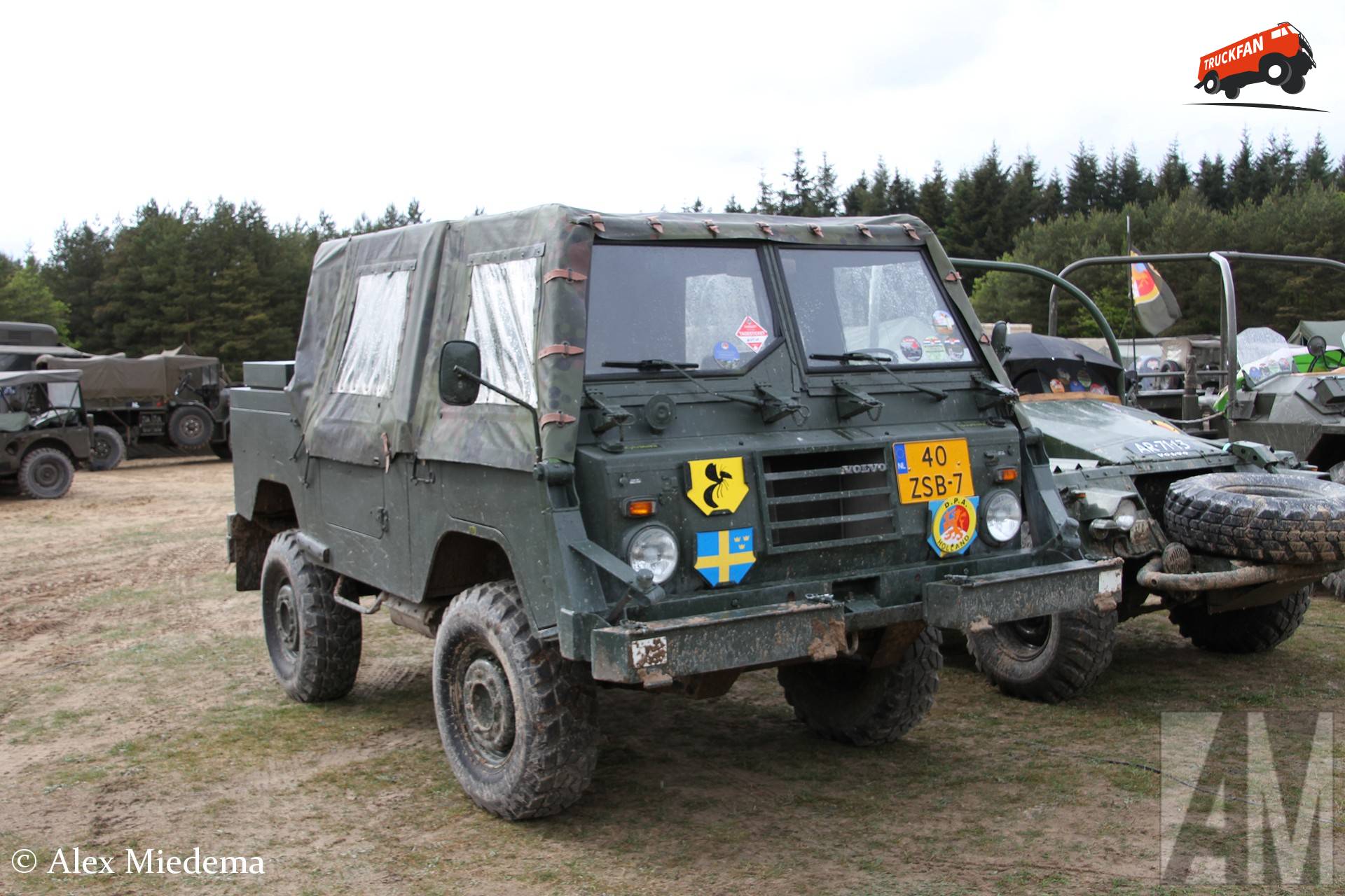 Militair voertuig Volvo TGB-1111 tijdens evenement