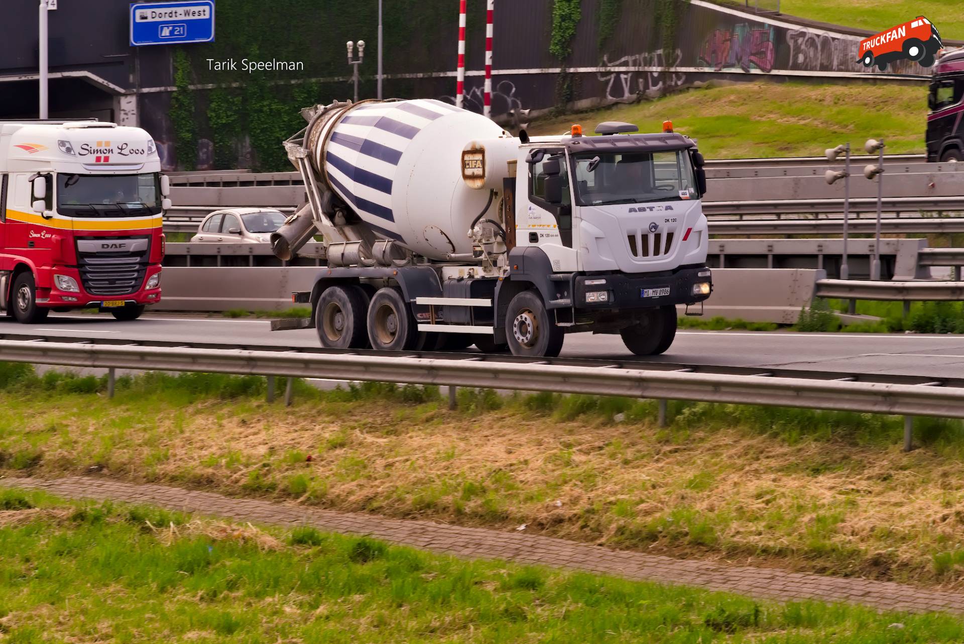 Astra DK 120 mixer truck with MI MV 8986 license