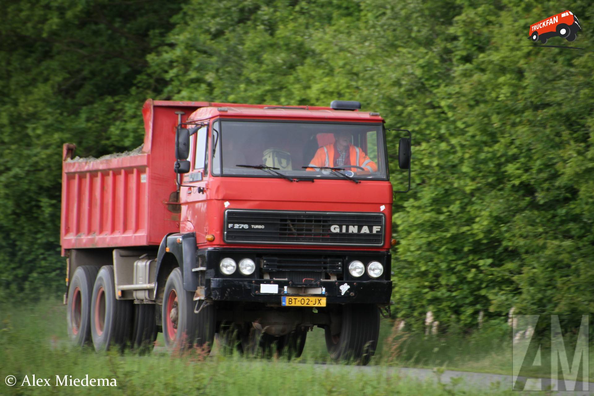 GINAF F276 vrachtwagen nabij Zandput De Dormelaar