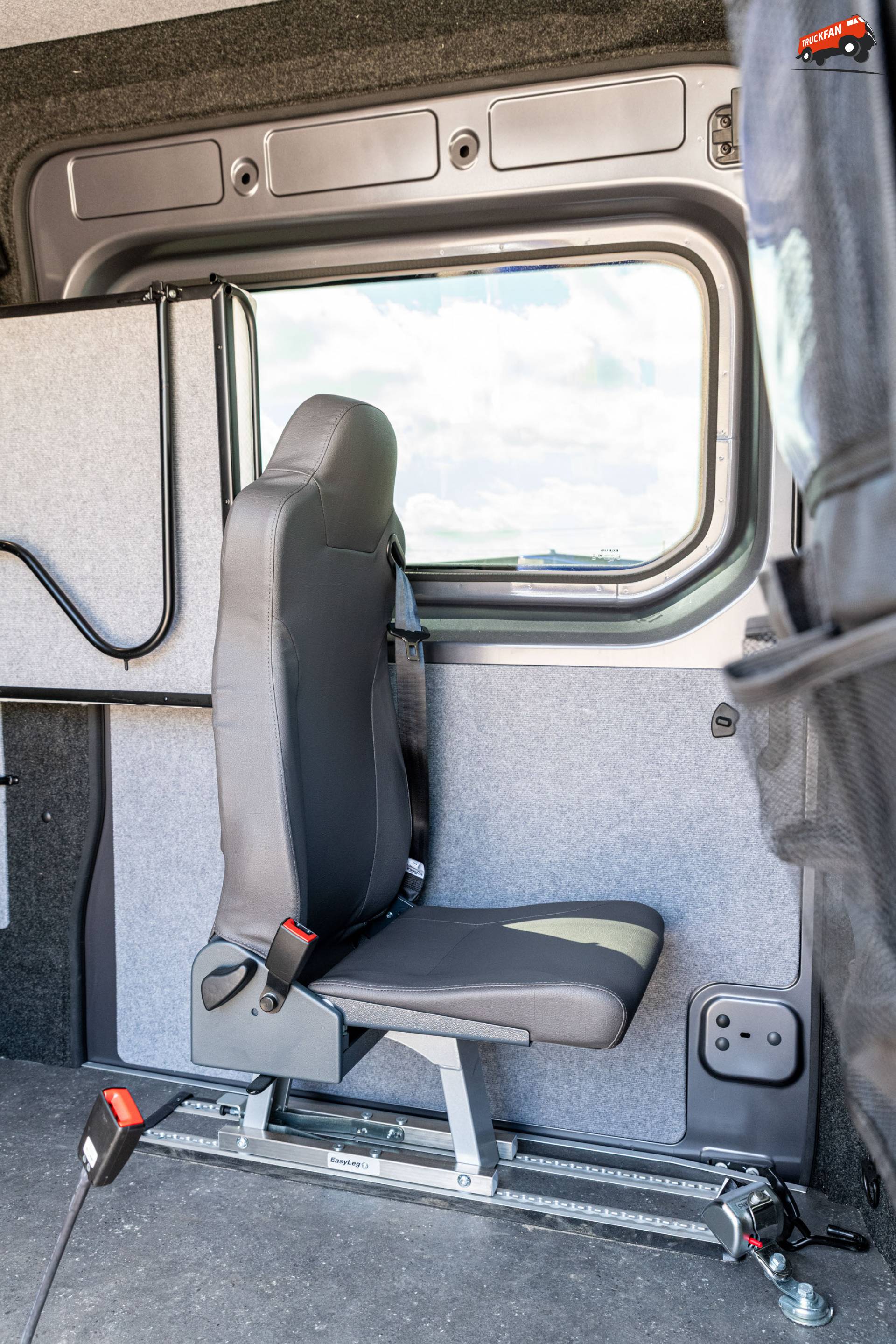 Aangepaste Renault Master rolstoelbus voor Elisa