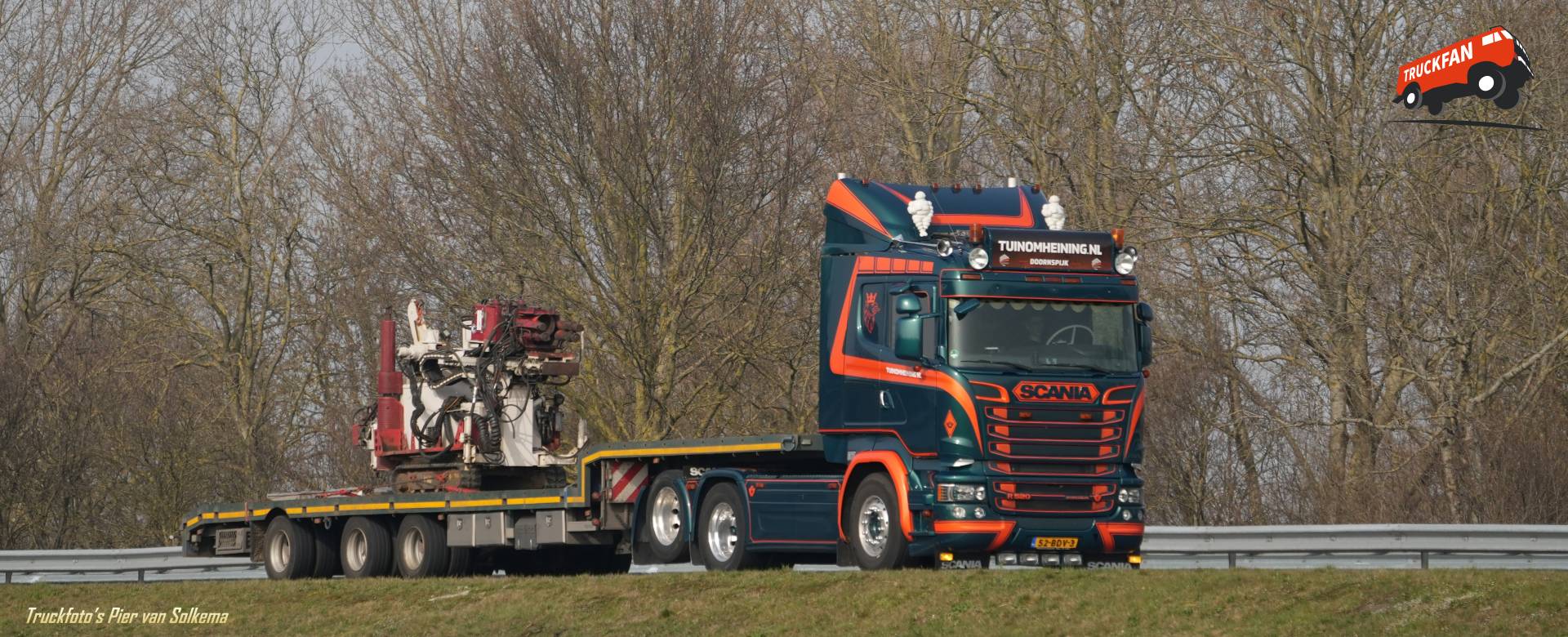 Scania R500 vrachtwagen op A7 bij Sneek