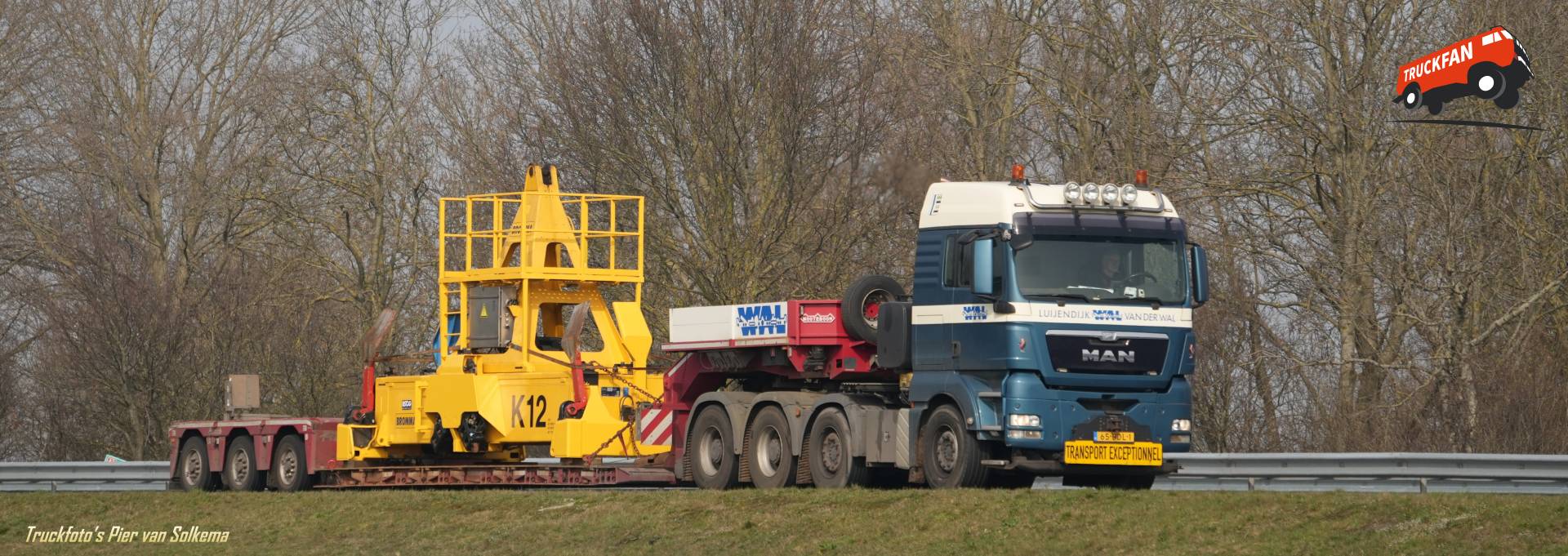 MAN TGX vrachtwagen bij A7 Sneek