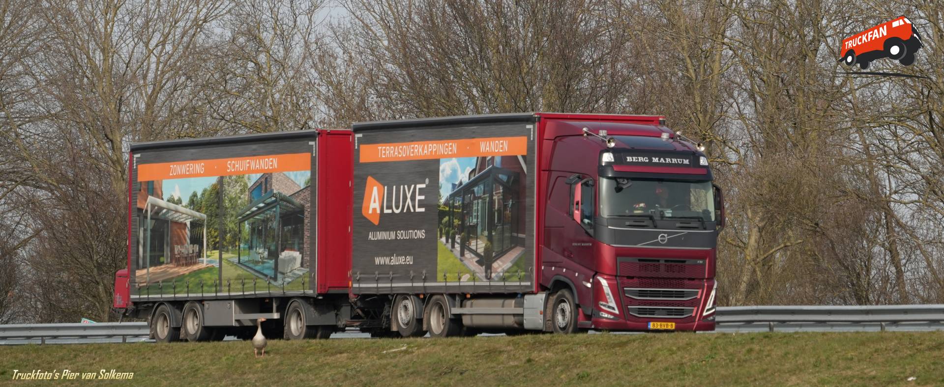 Volvo FH5 vrachtwagen op A7 bij Sneek