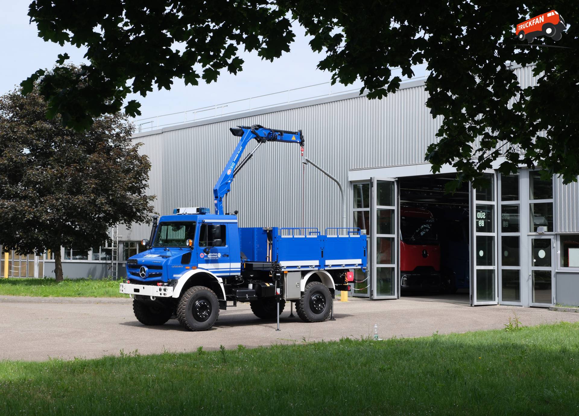 Unimog U 5025 hulpverleningsvoertuig van THW
