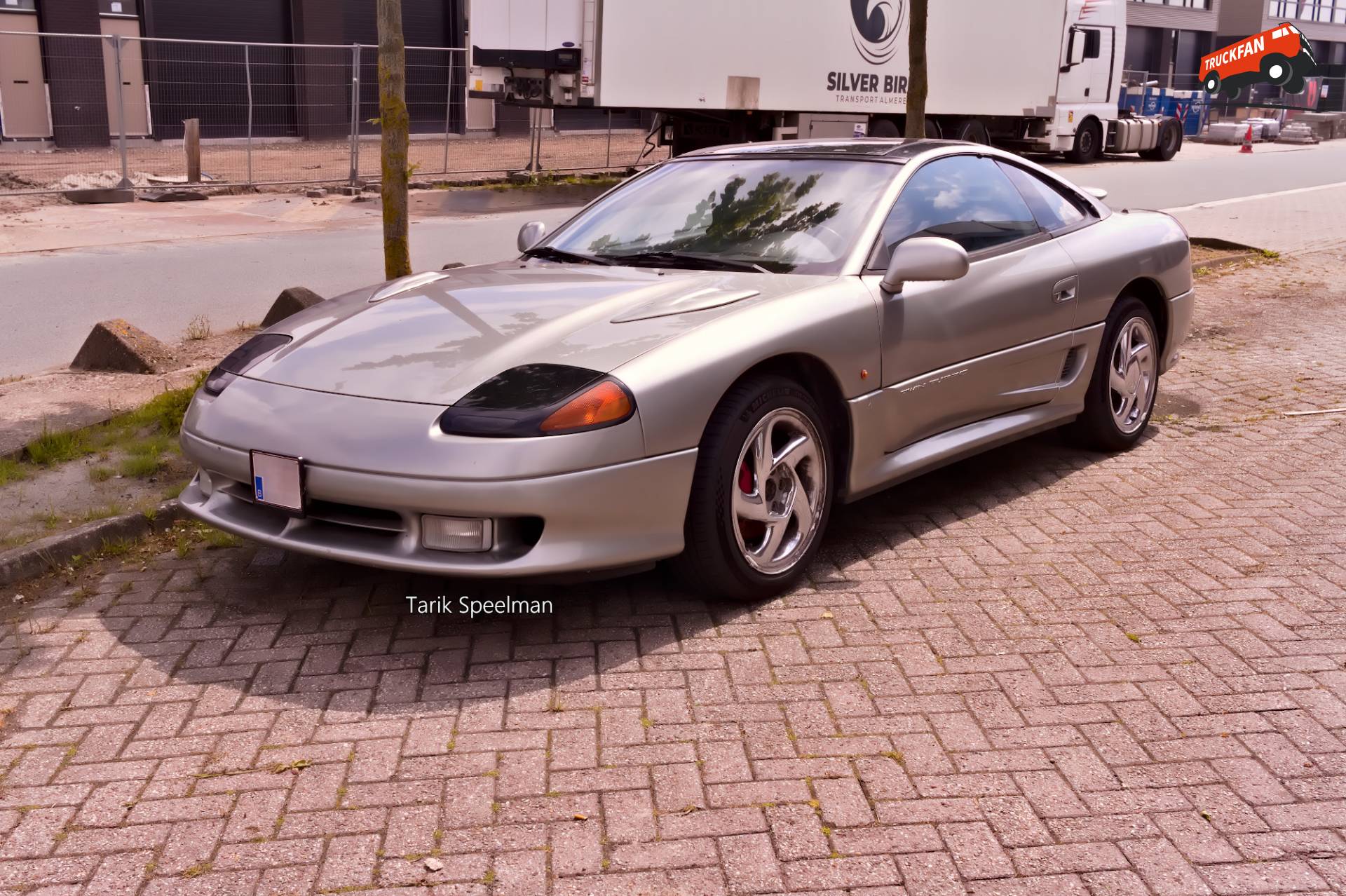 Dodge Stealth personenauto in Barendrecht