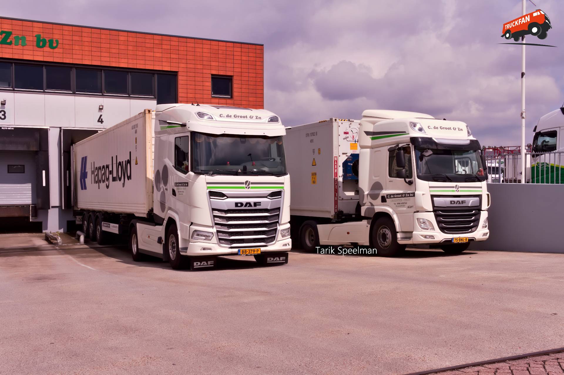 DAF XG en DAF CF Euro 6 trucks in Barendrecht