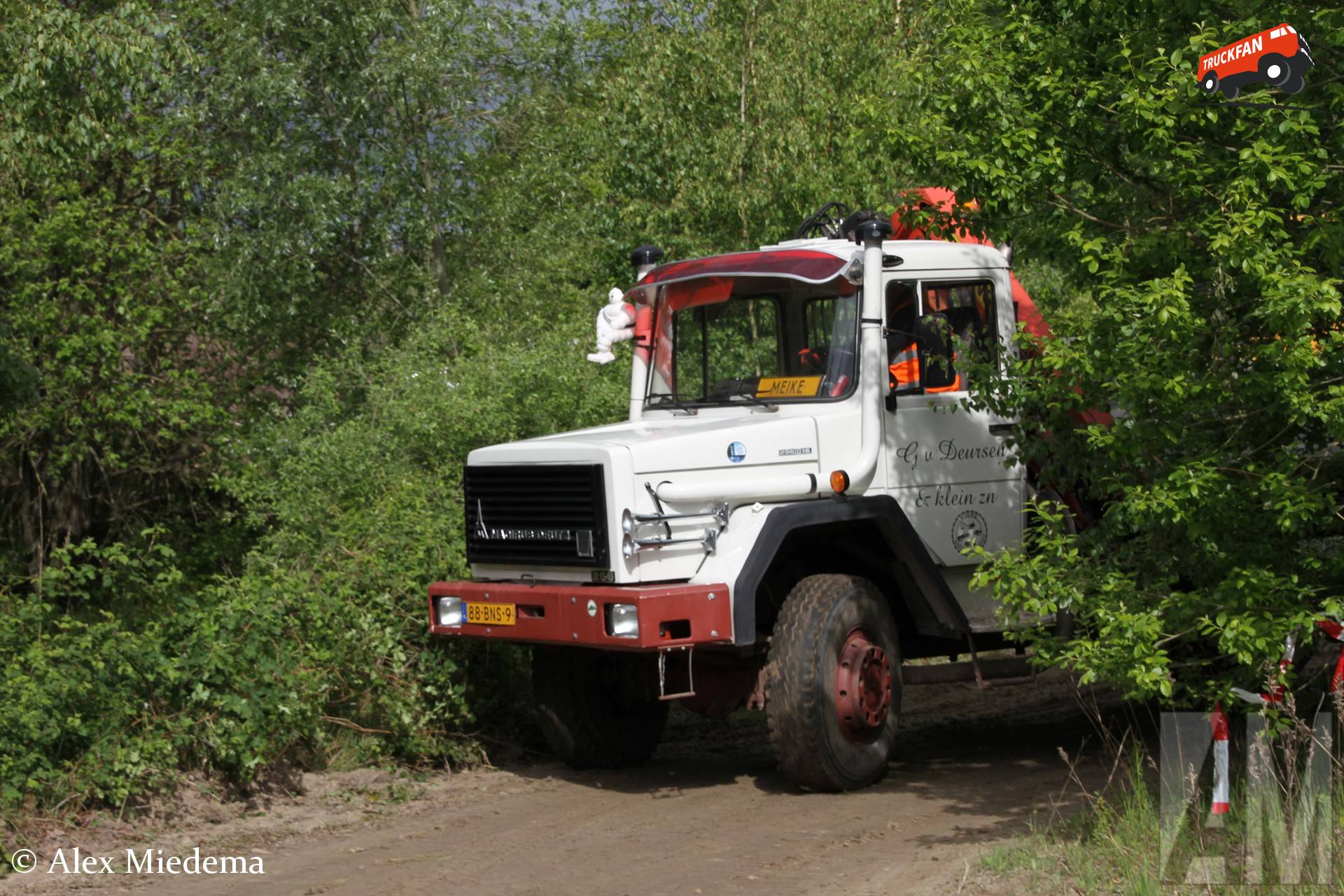 Magirus-Deutz 256D16 met Palfinger laadkraan
