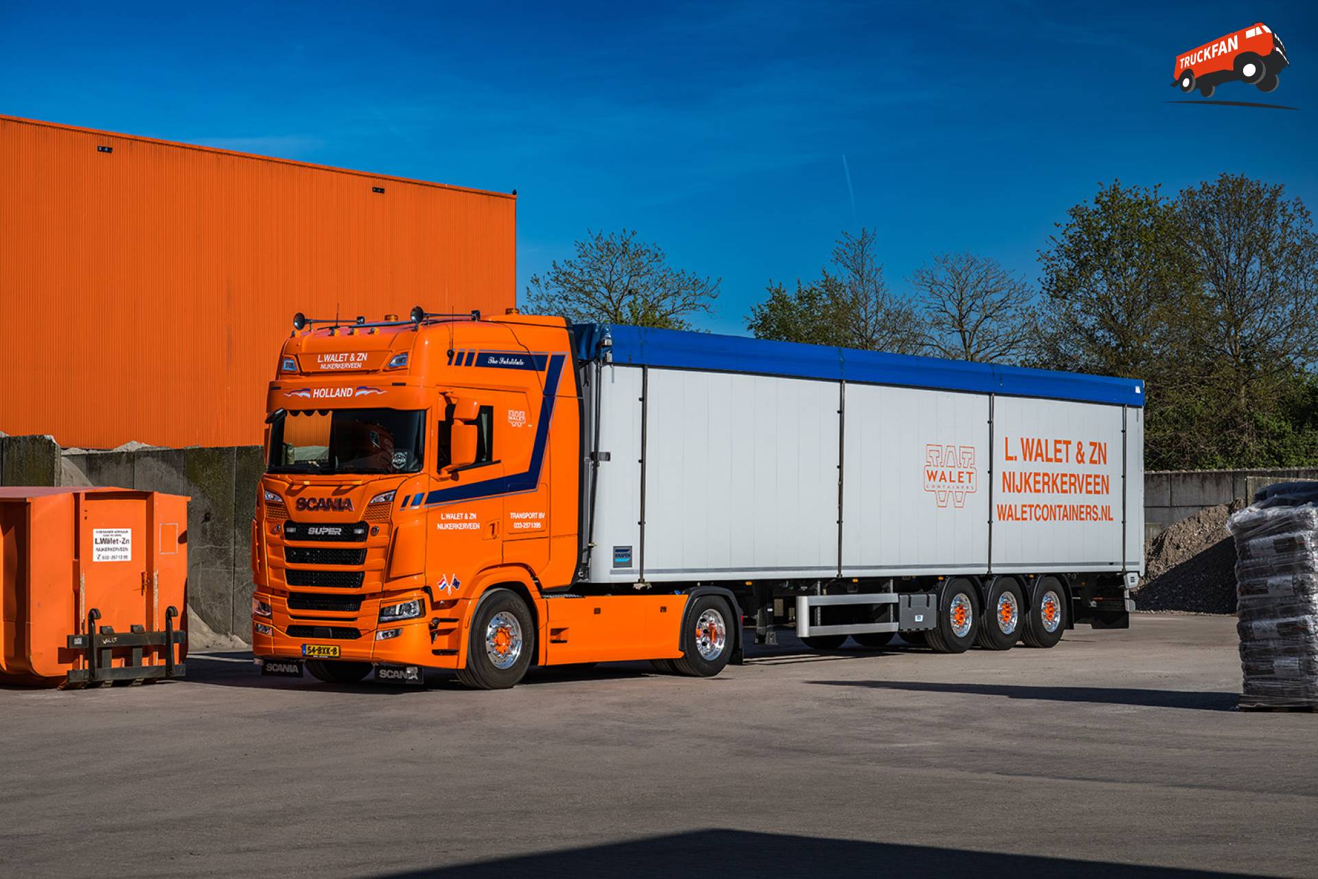 Nieuwe Scania 460S trekker voor Walet