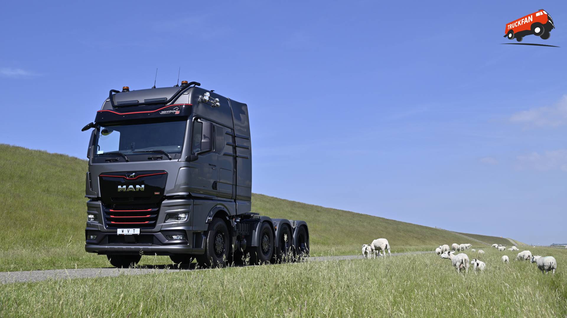 MAN TGX 37.580 vrachtwagen van Wierda Voertuig Techniek
