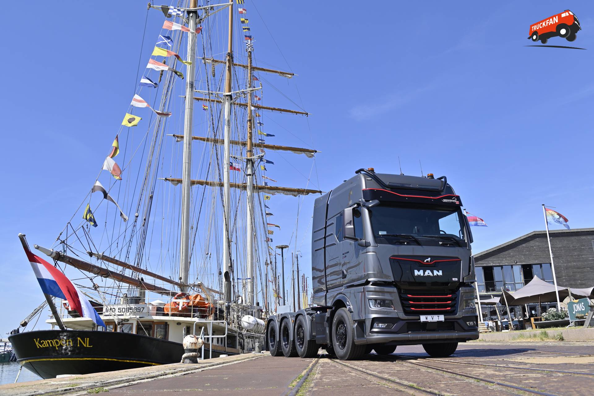 MAN TGX 37.580 zwaar transport trekker