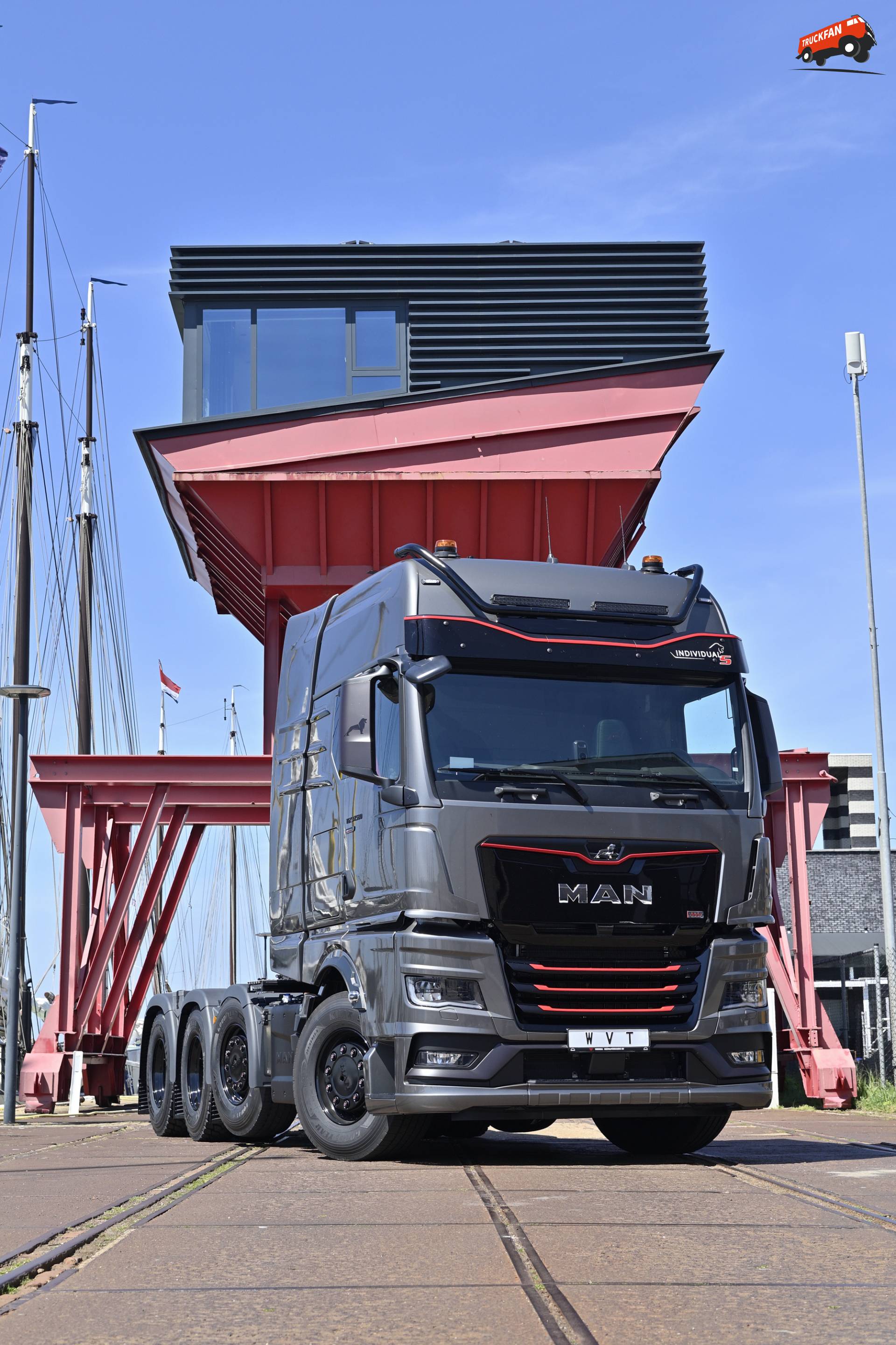 MAN TGX 37.580 zwaar transport trekker