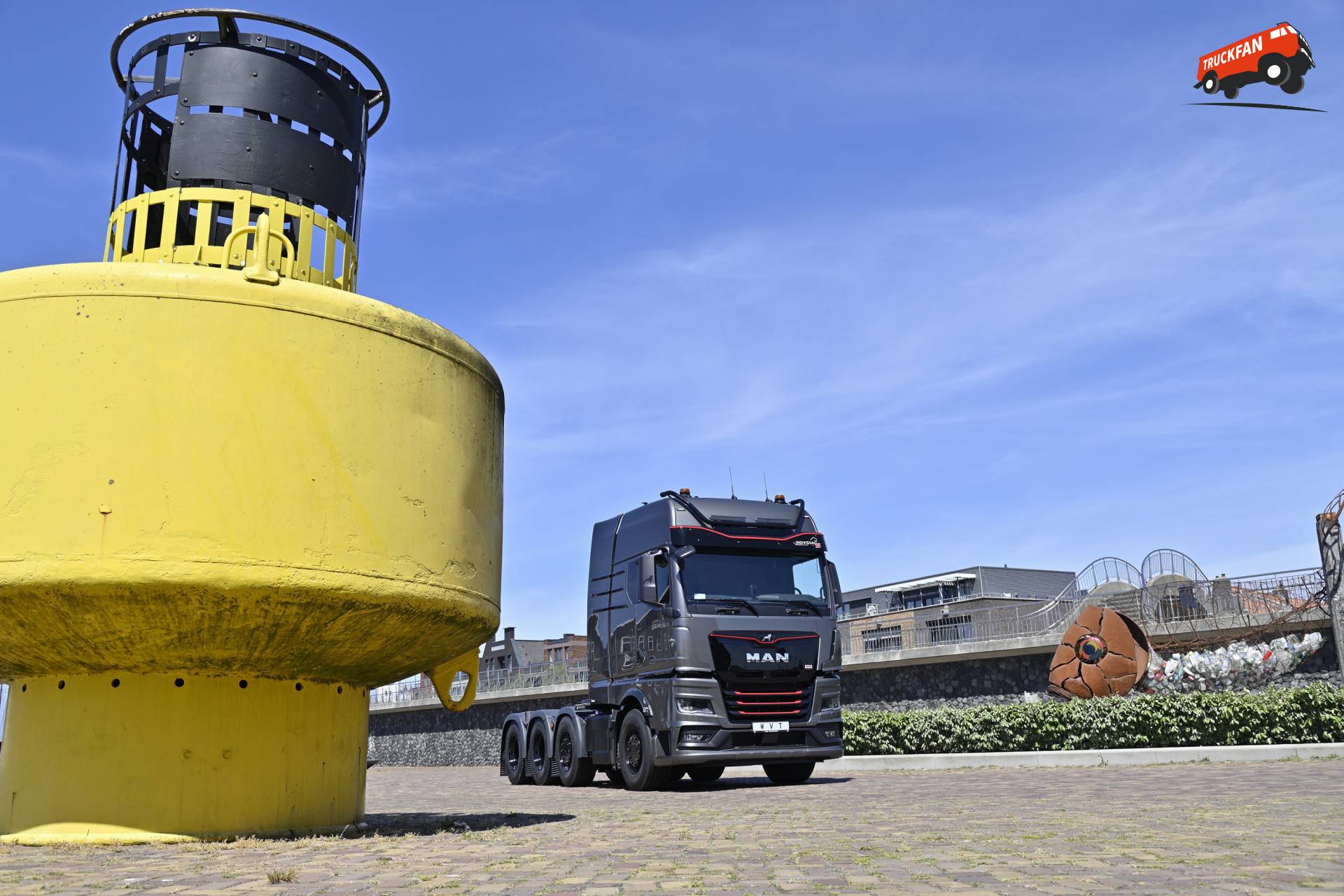 MAN TGX 37.580 zwaar transport trekker
