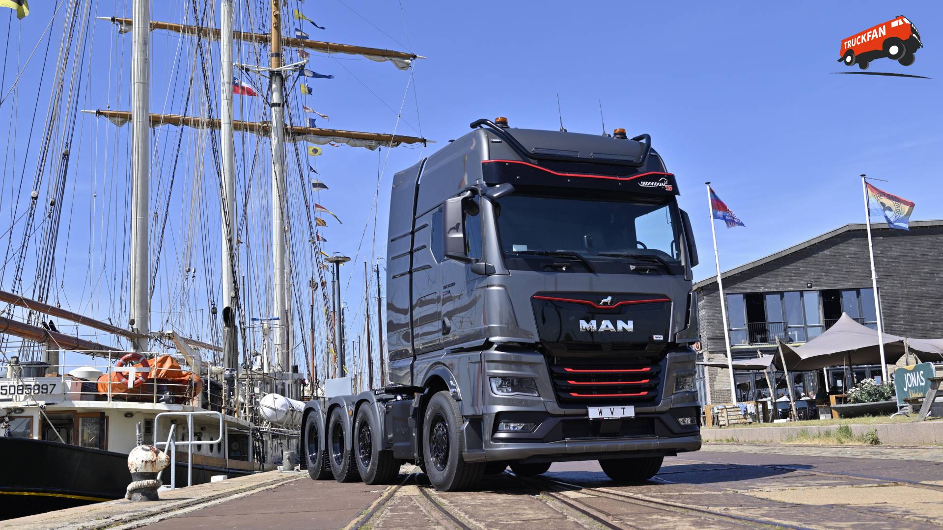 MAN TGX 37.580 zwaar transport trekker
