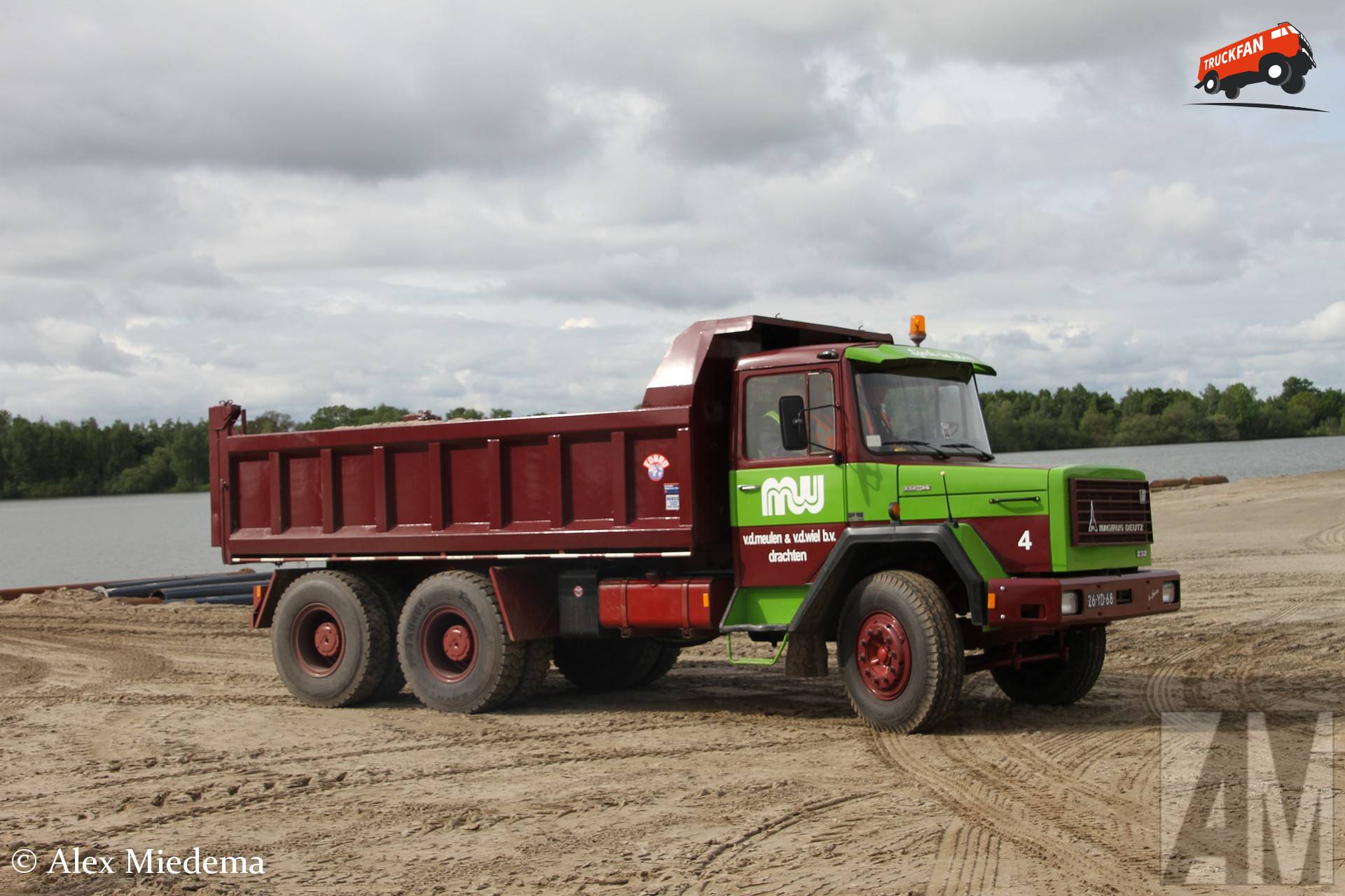 Magirus-Deutz 232D26K vrachtwagen in Markelo