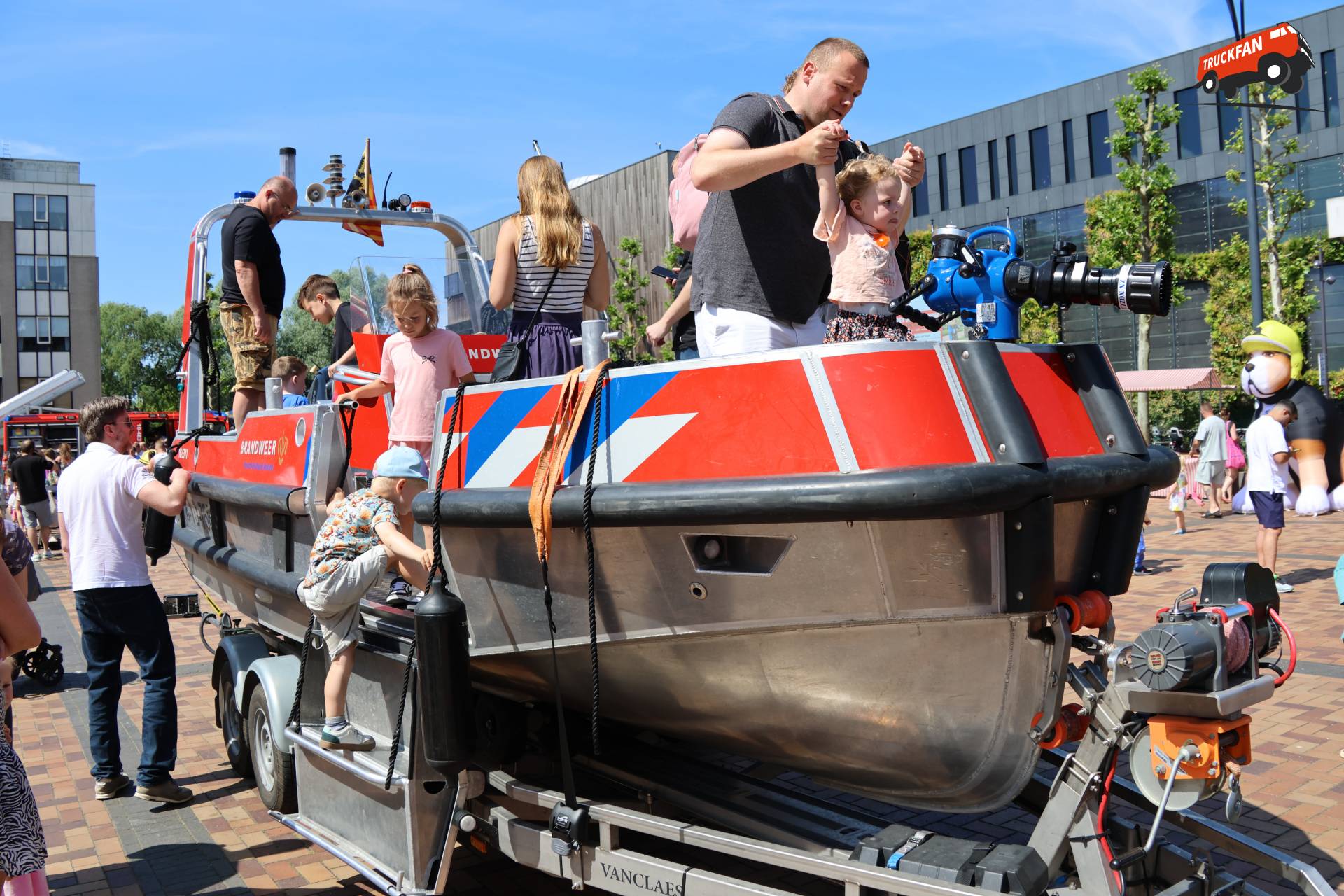 Brandweervoertuig tijdens Open Dag Brandweer HH