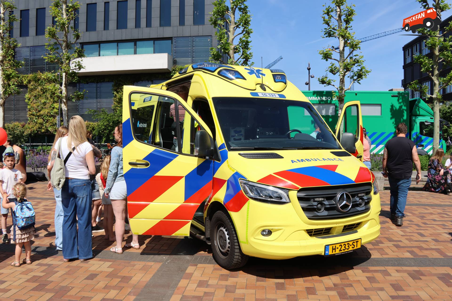 Mercedes-Benz Sprinter ambulance on Open Dag Brandweer