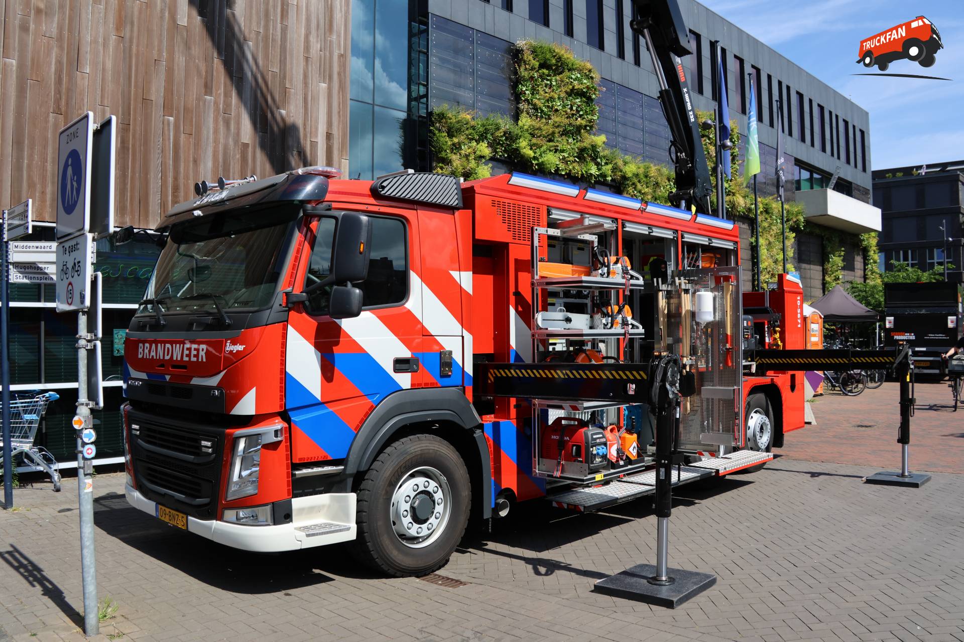 Volvo FM brandweerwagen van Brandweer Schagen