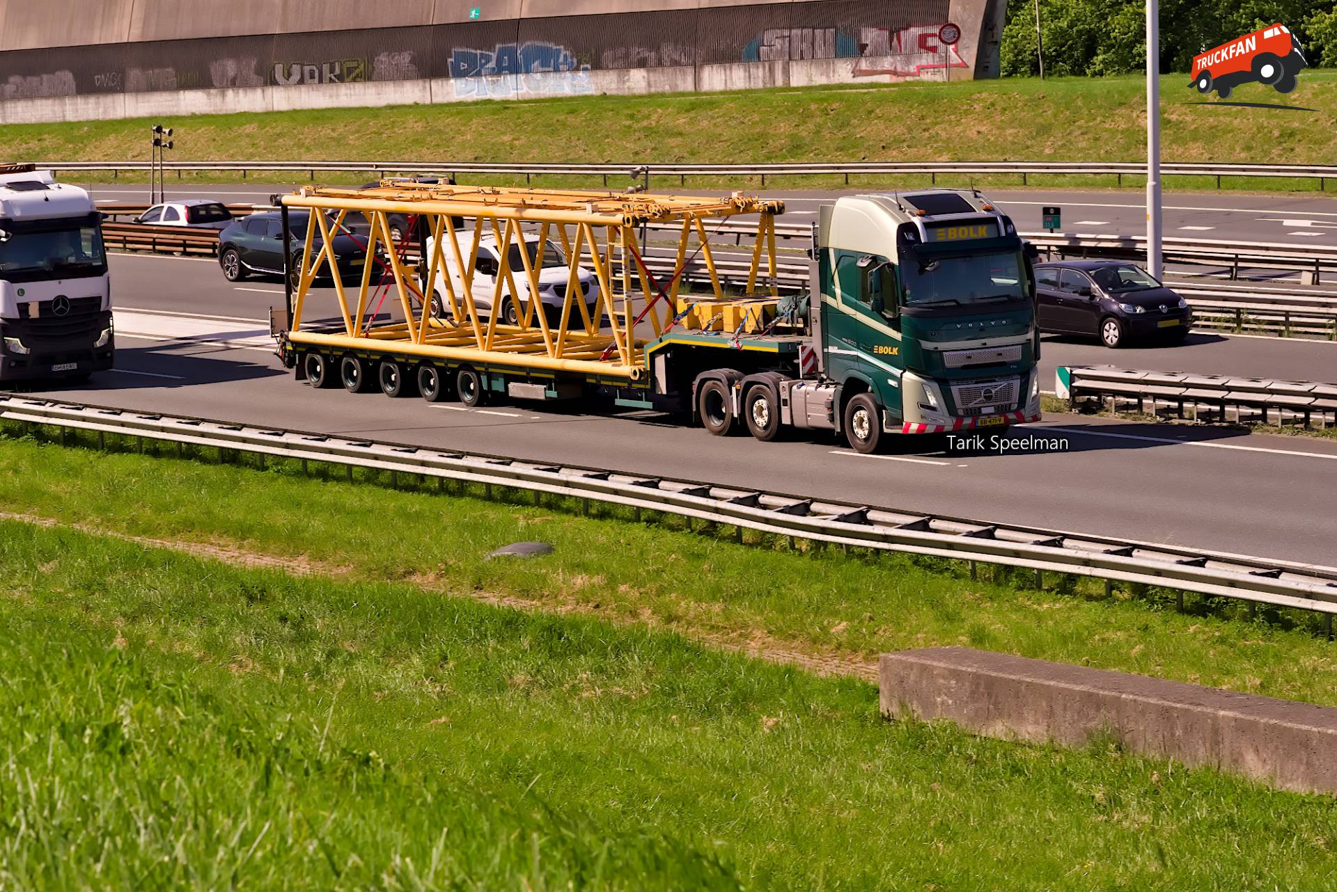 Volvo FH Aero truck BB-471-V on the A16