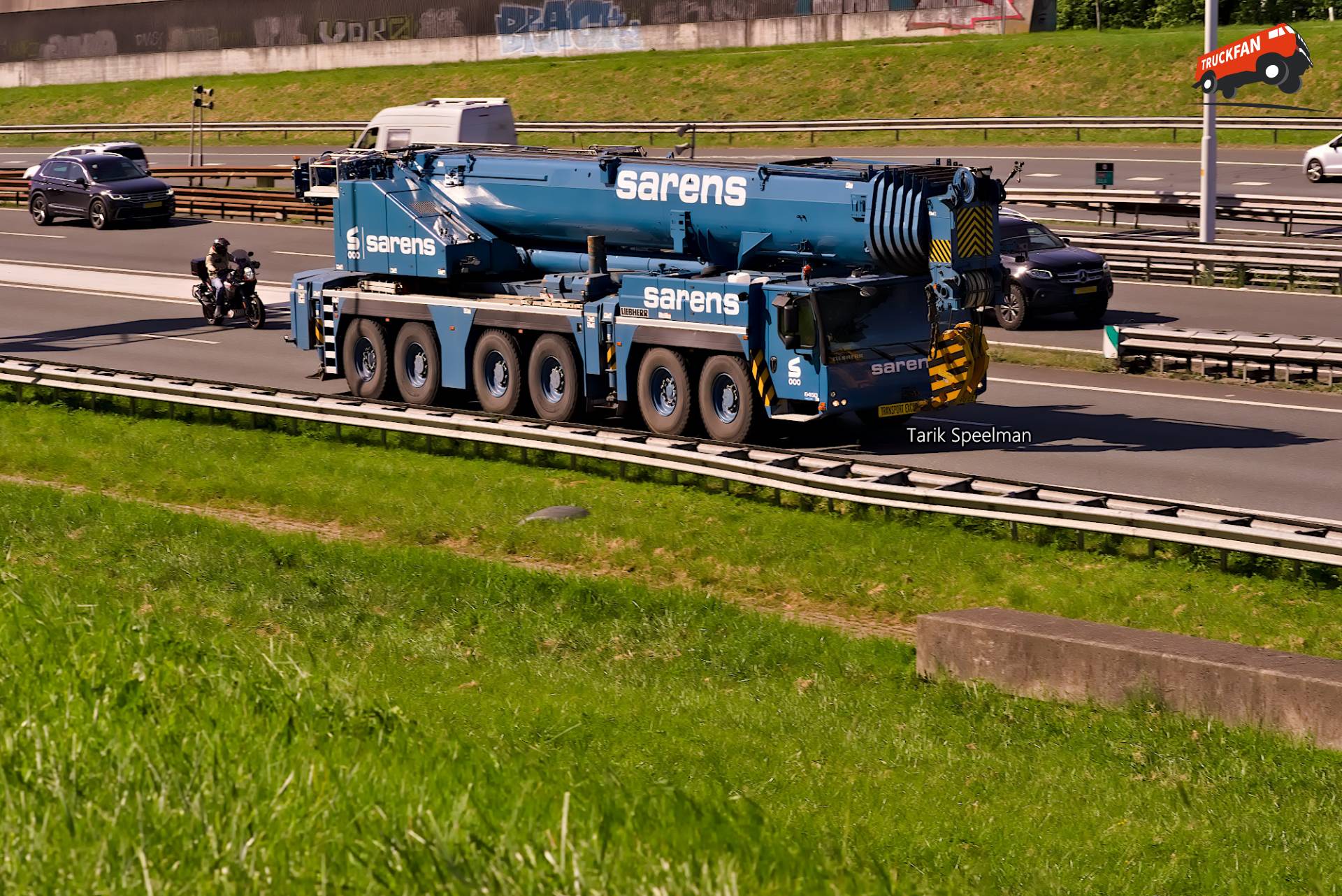6450, Liebherr hijskraan van Sarens