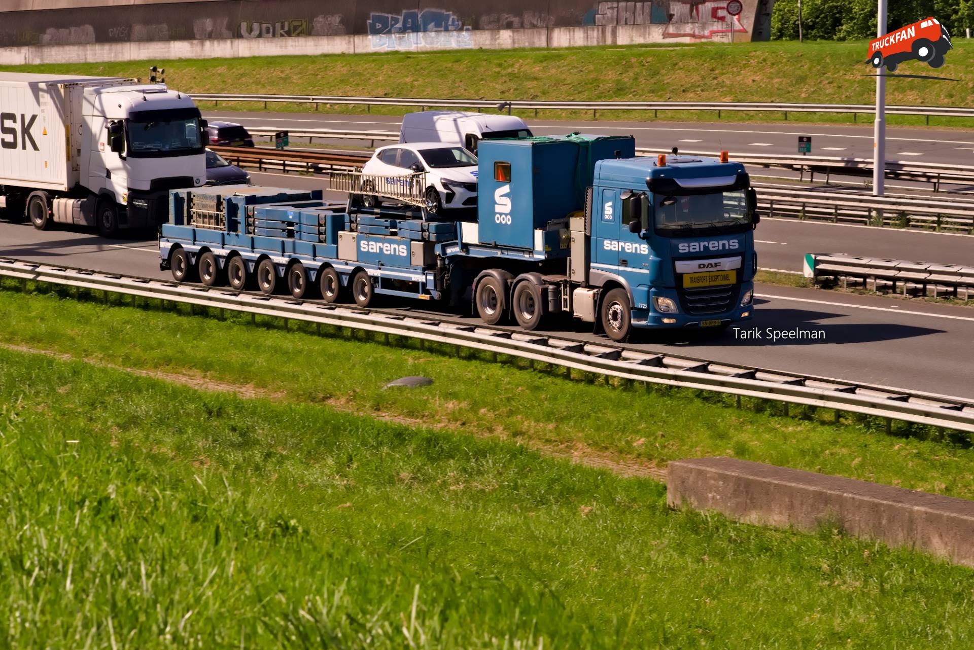 7722, DAF XF Euro 6 van Sarens op de A16
