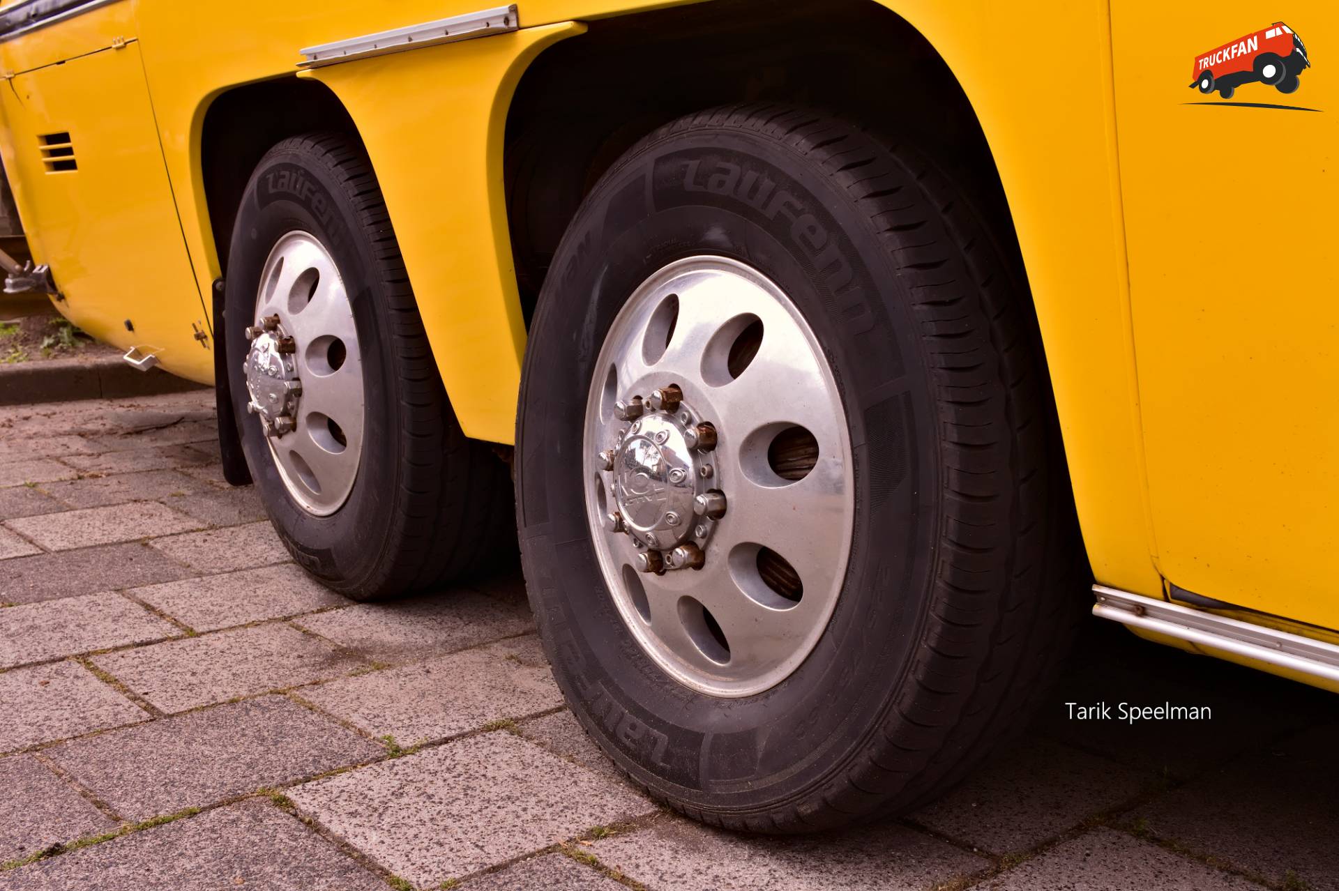 GMC Eleganza II 260 Camper in Dubbeldam