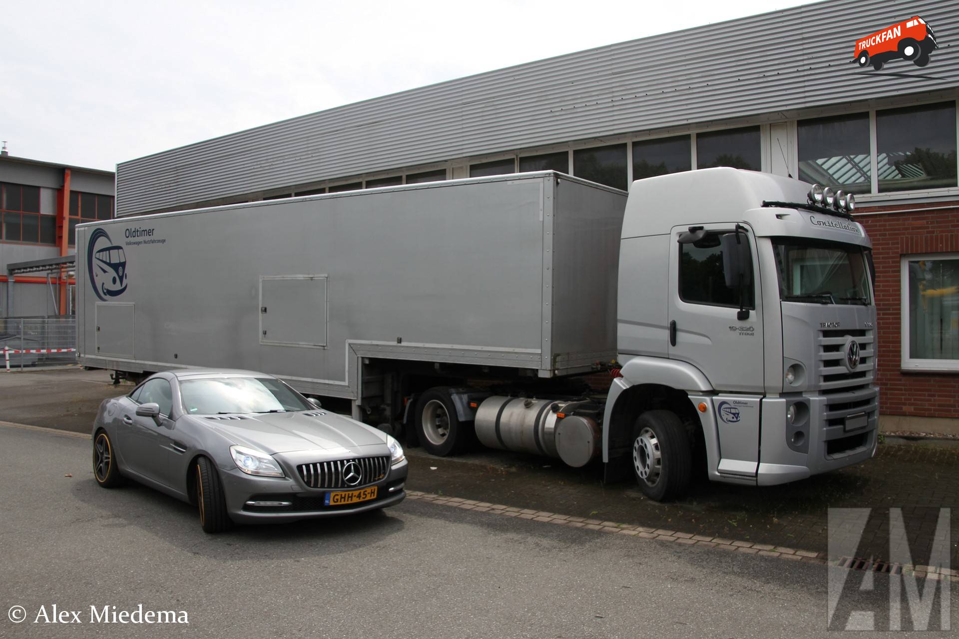 Mercedes-Benz SLK with Volkswagen Constellation