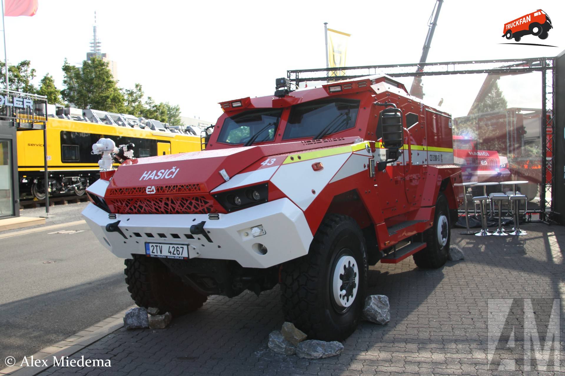 Pantserwagen met Tatra techniek op Messe Hannover