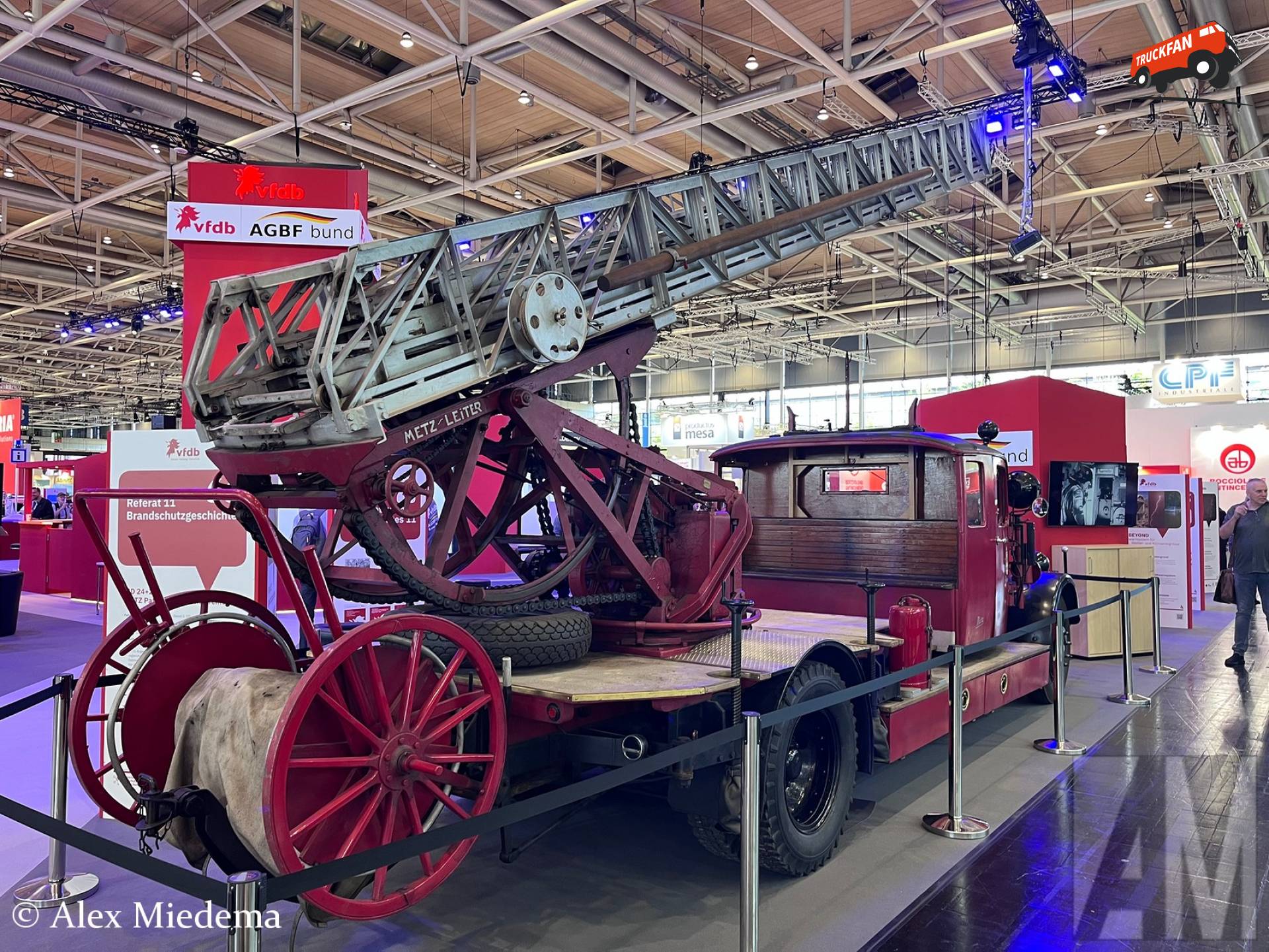 Mercedes-Benz autoladder van Feuerwehr Detmold
