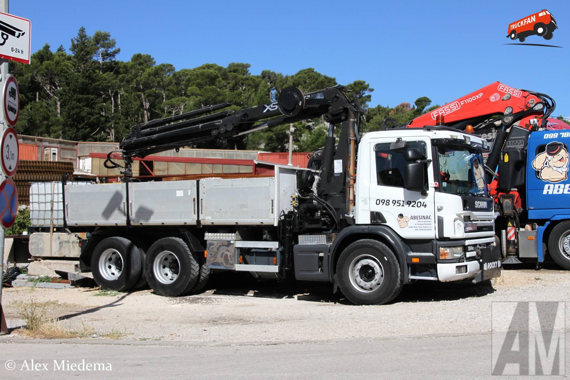 Scania 114 vrachtwagen in Makarska Kroatië