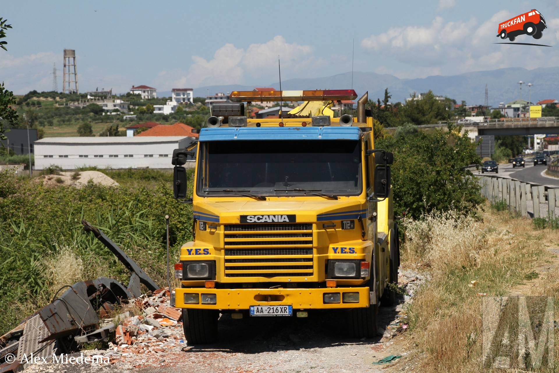Scania T112 eigendom van Karrotrec Keli in Durrës