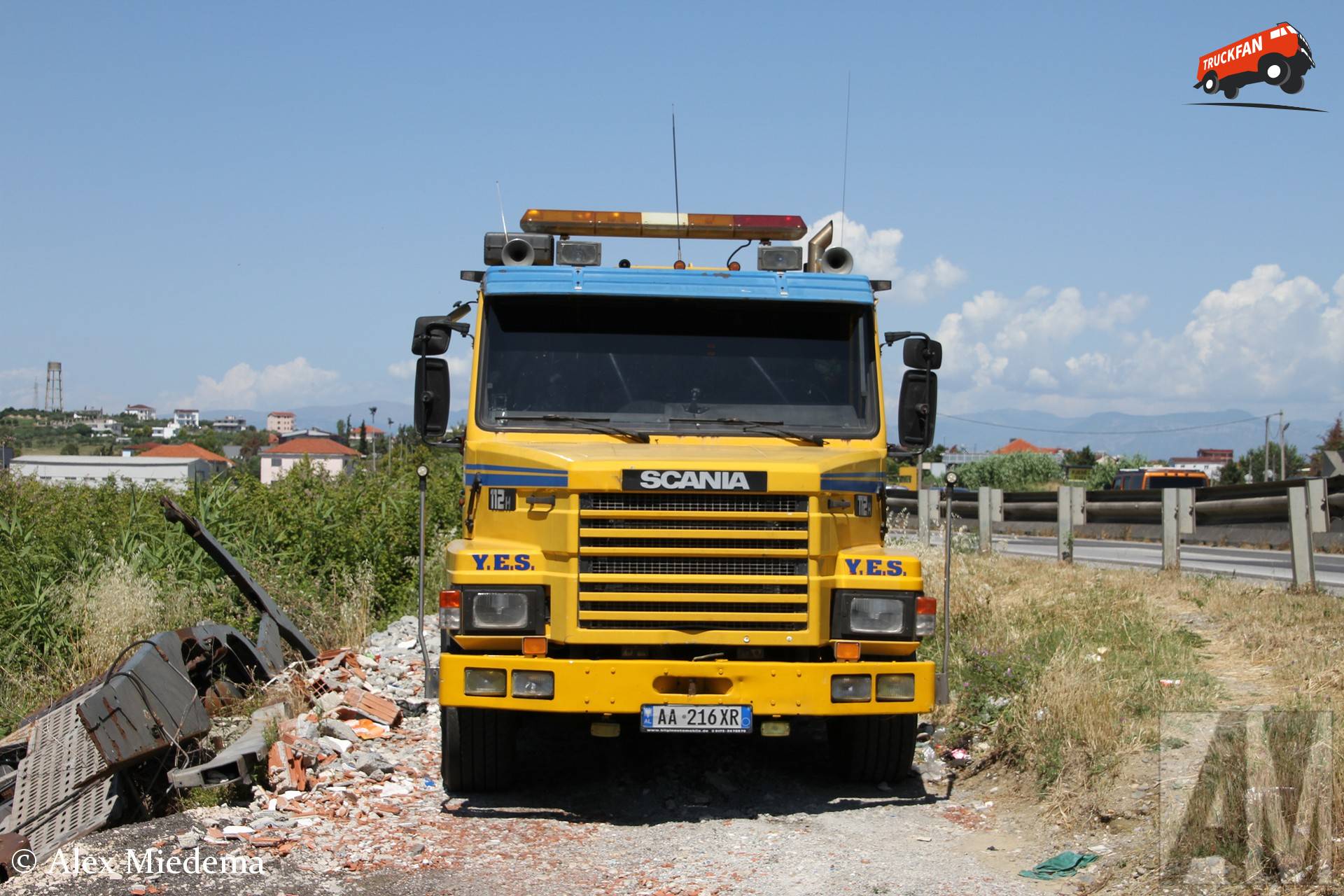Scania T112 vrachtwagen in Durrës Albanië
