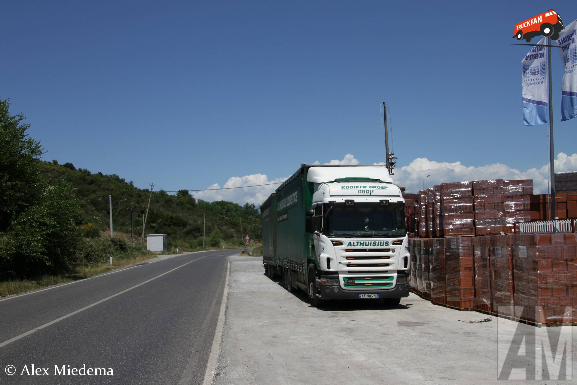 Scania R420 vrachtwagen in Shkodra, Albanië