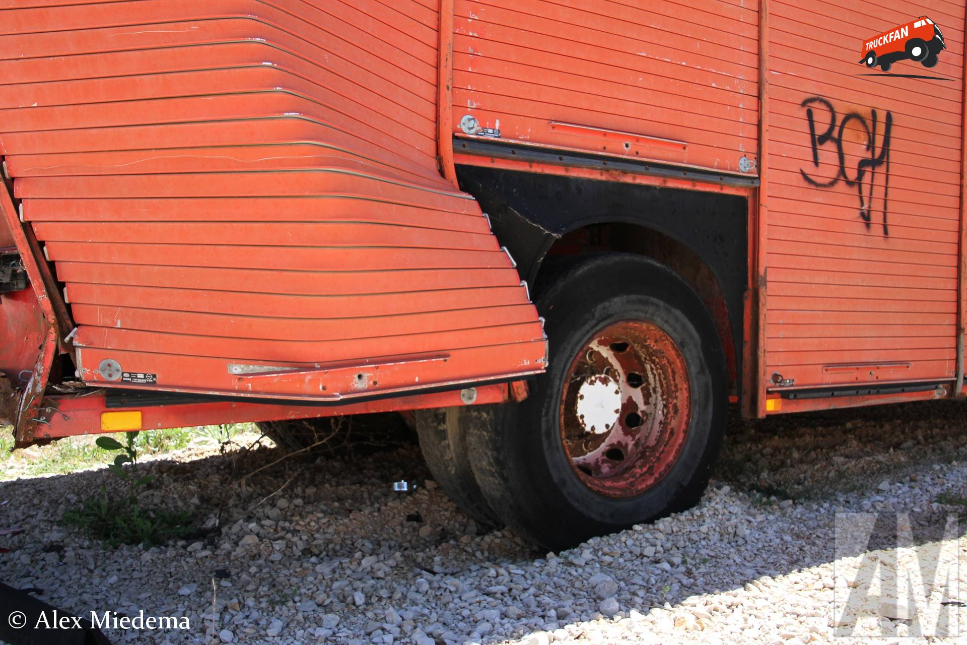 Mercedes-Benz 1619 drankentransport vrachtwagen in Metković