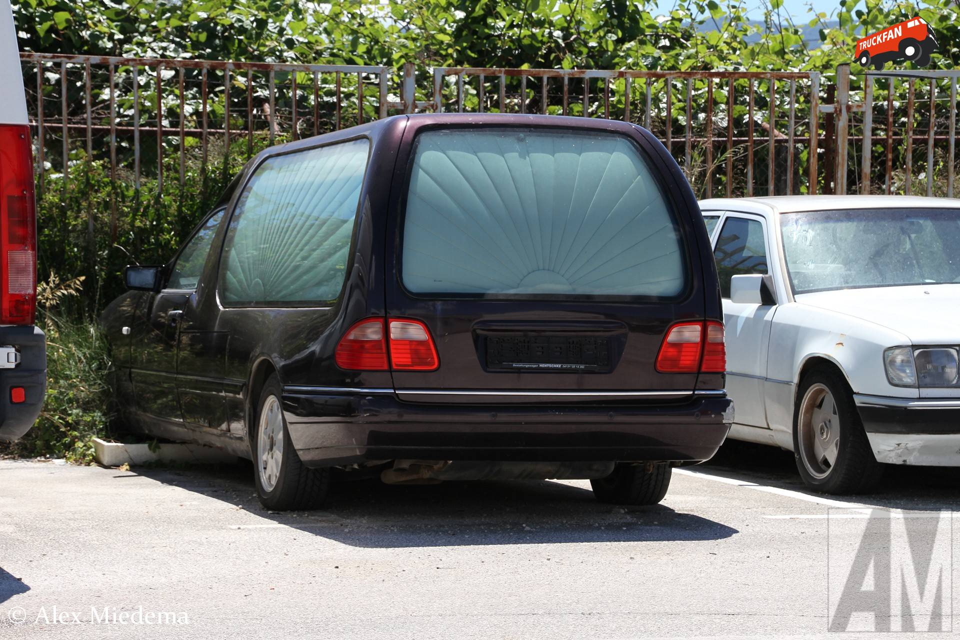 Mercedes-Benz E-klasse Hentschke Bestattungswagen in Metković