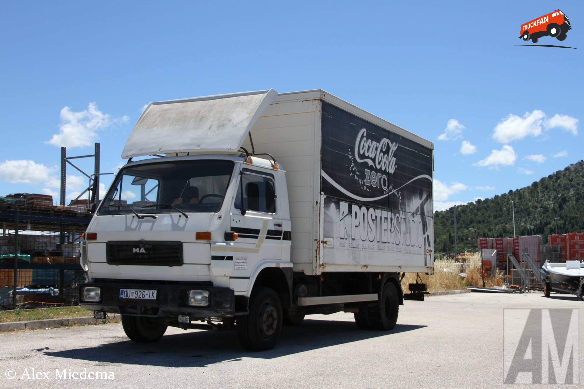 MAN G90 vrachtwagen in Coca-Cola Zero kleuren