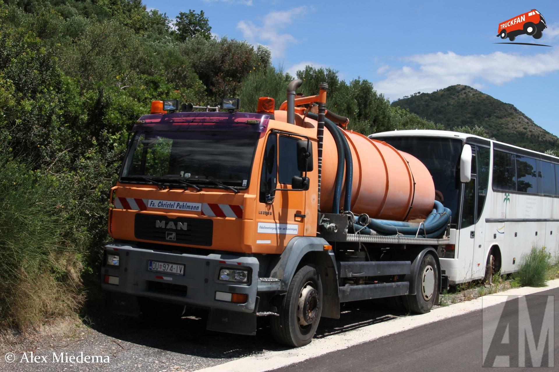 MAN LE250B vrachtwagen in Trsteno, Kroatië