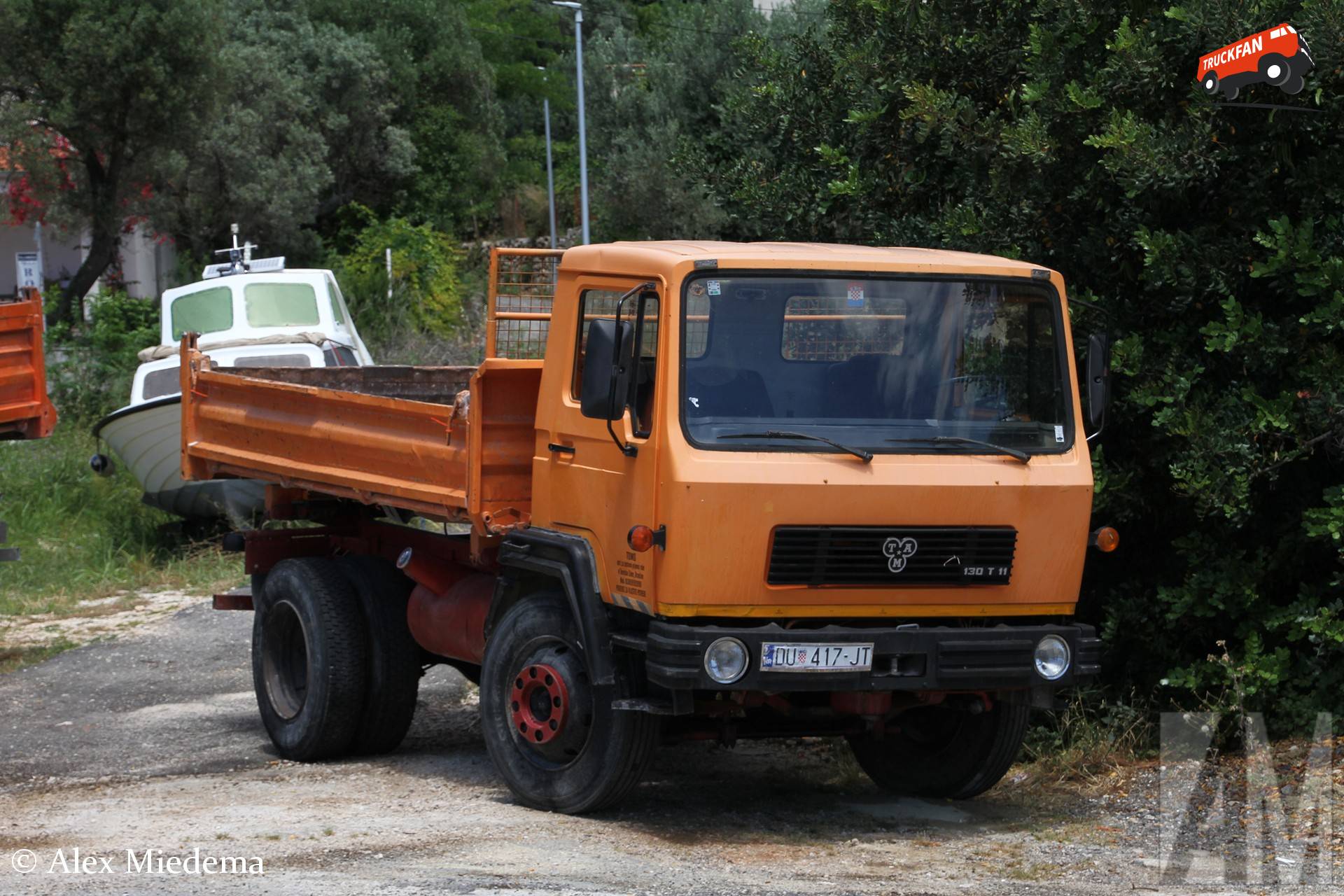 TAM 130T11 machine in Trsteno, Kroatië