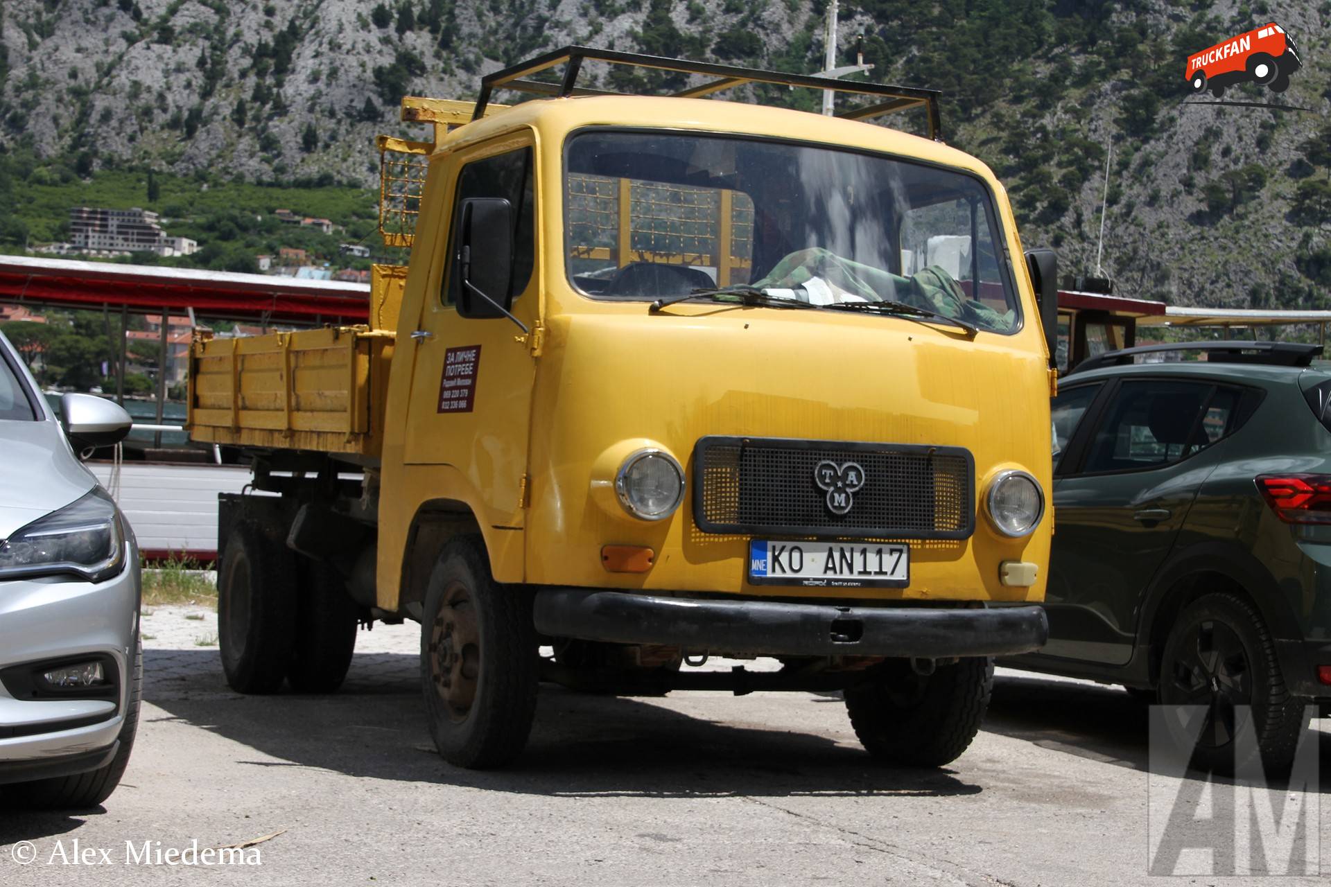 TAM voertuig in Kotor, Montenegro