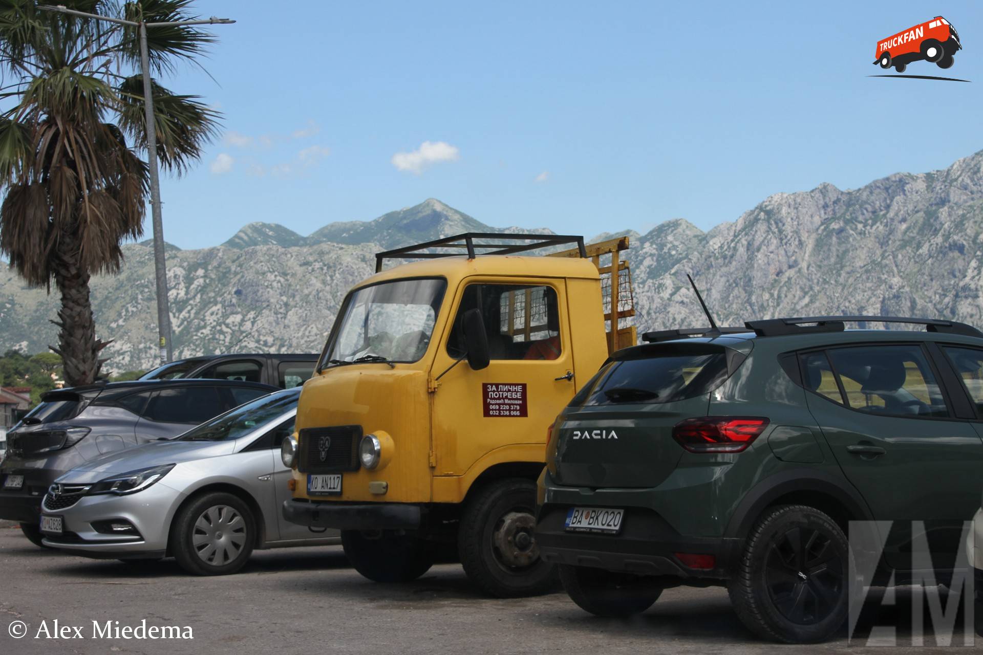 TAM vrachtwagen in Kotor, Montenegro