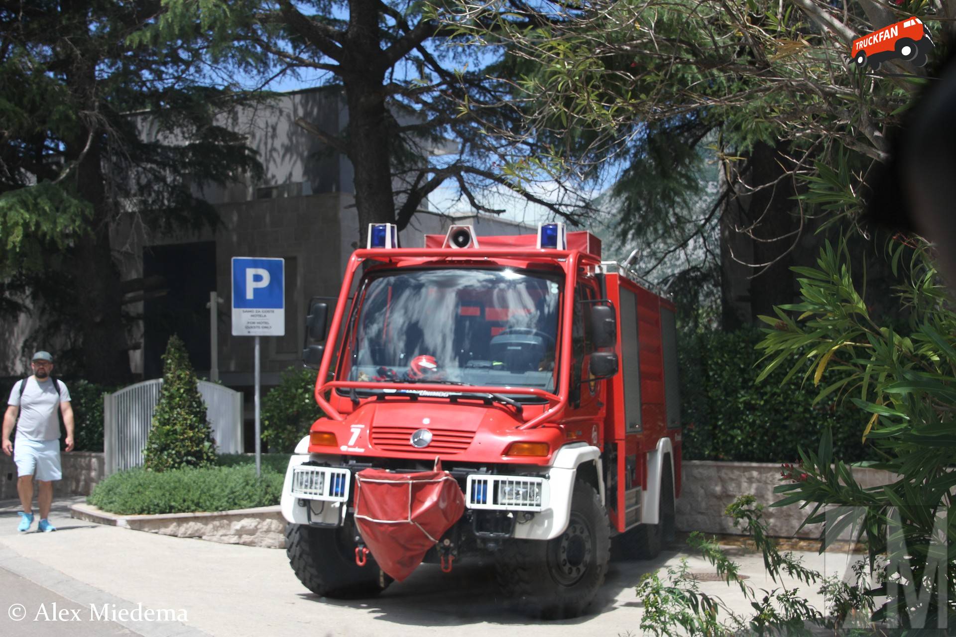 Unimog brandweer voertuig in Kotor, Montenegro
