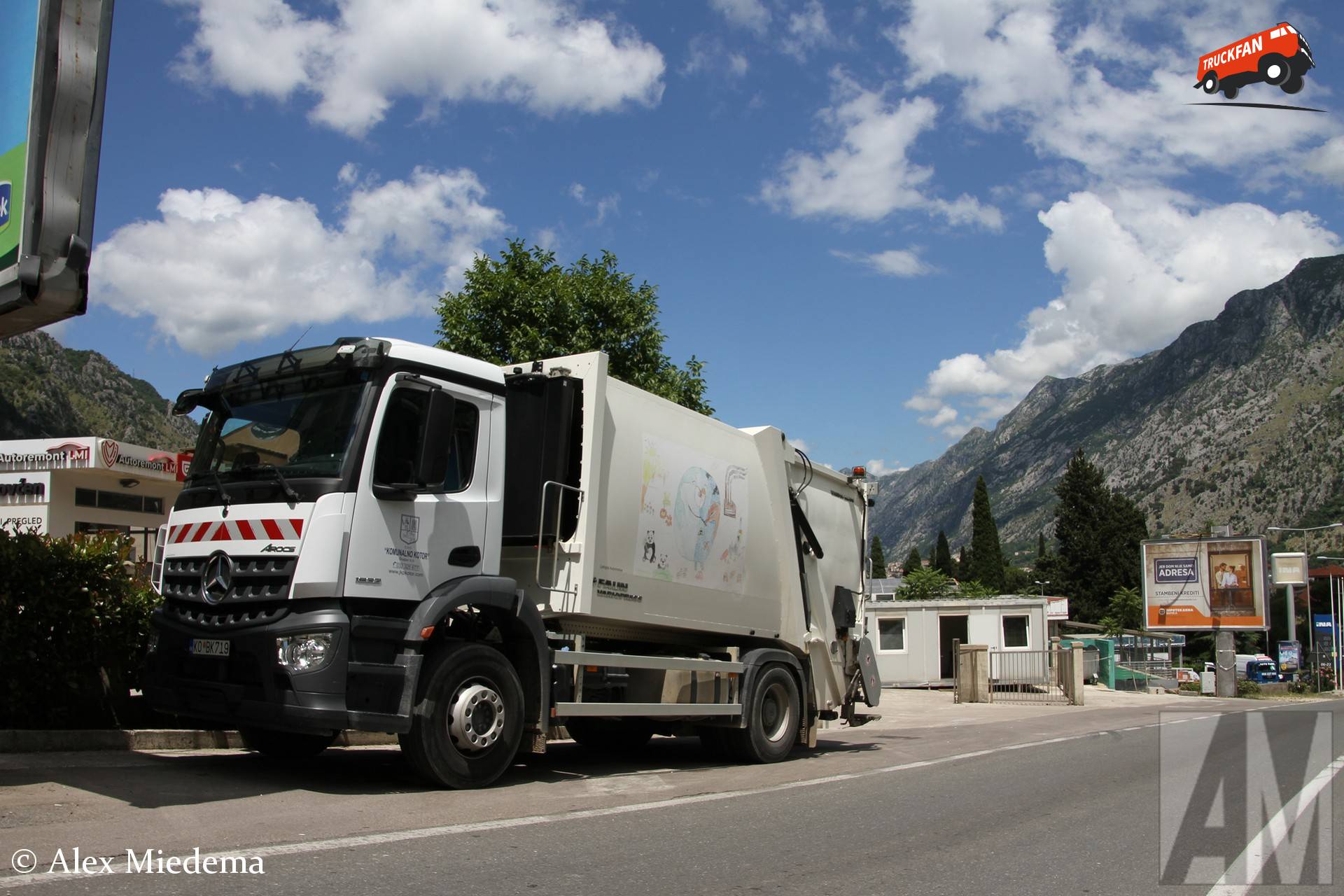 Mercedes-Benz Arocs Faun Variopress in Kotor