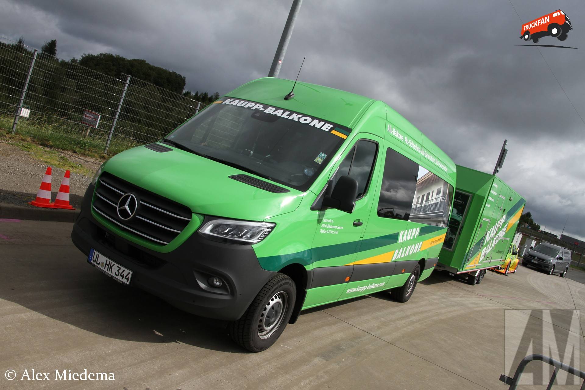 Mercedes-Benz Sprinter racetransporter op Nürburgring paddock