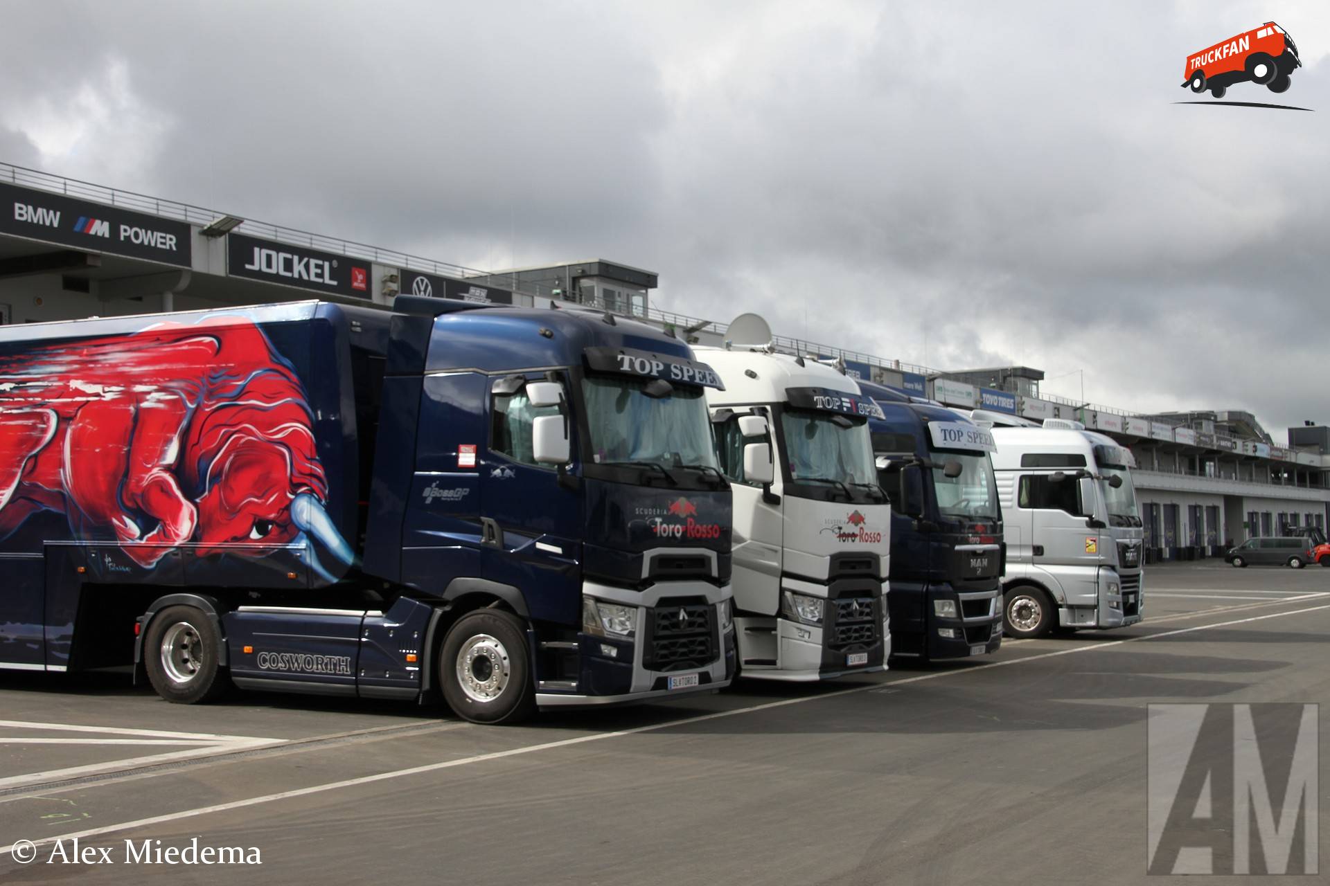 Racetransporter Renault T-serie van Scuderia Toro Rosso