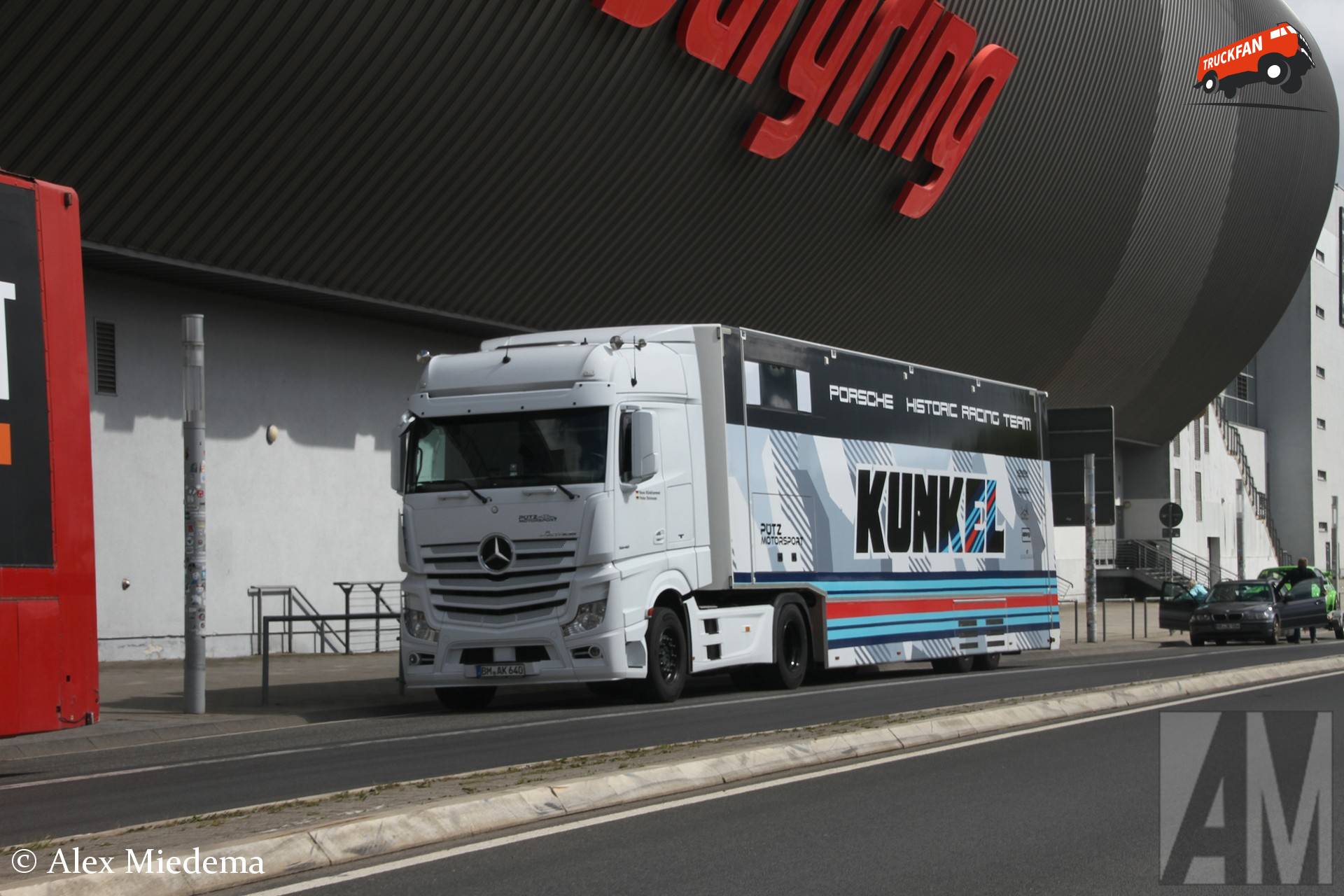 Mercedes-Benz Actros MP4 transporter op Nürburgring boulevard