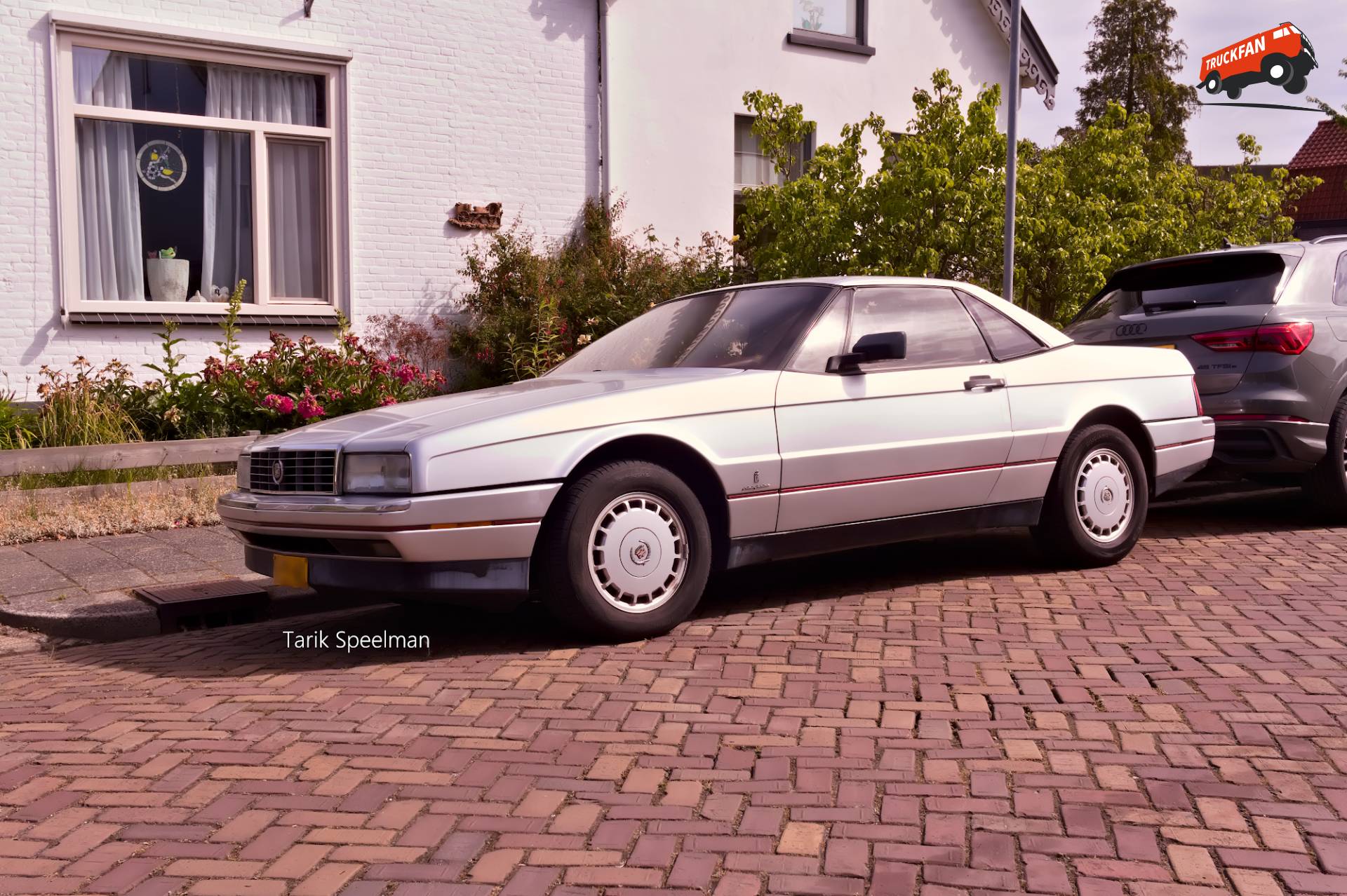 Cadillac Allante personenvervoer in Dubbeldam