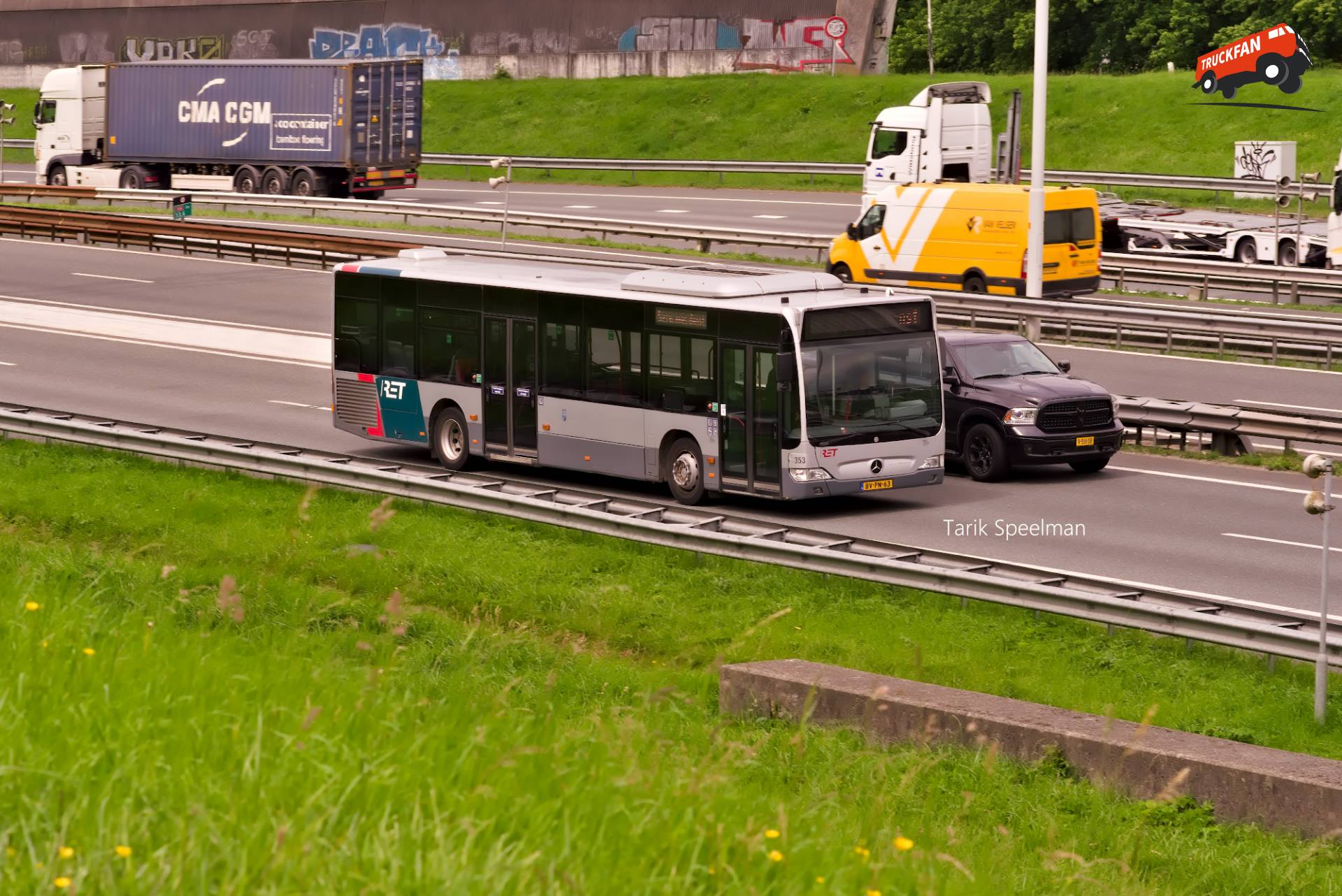 353, Mercedes-Benz buschassis van de RET