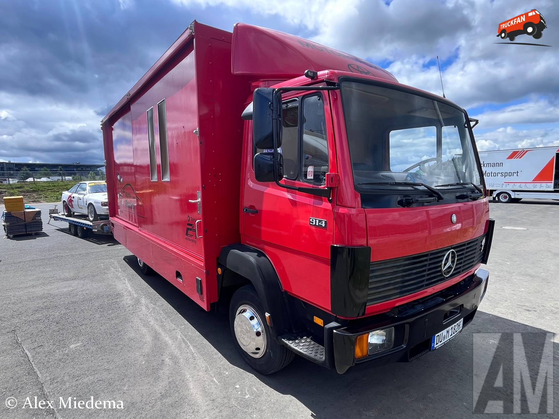 Racetransporter van Morty Racing op Nürburgring Classic