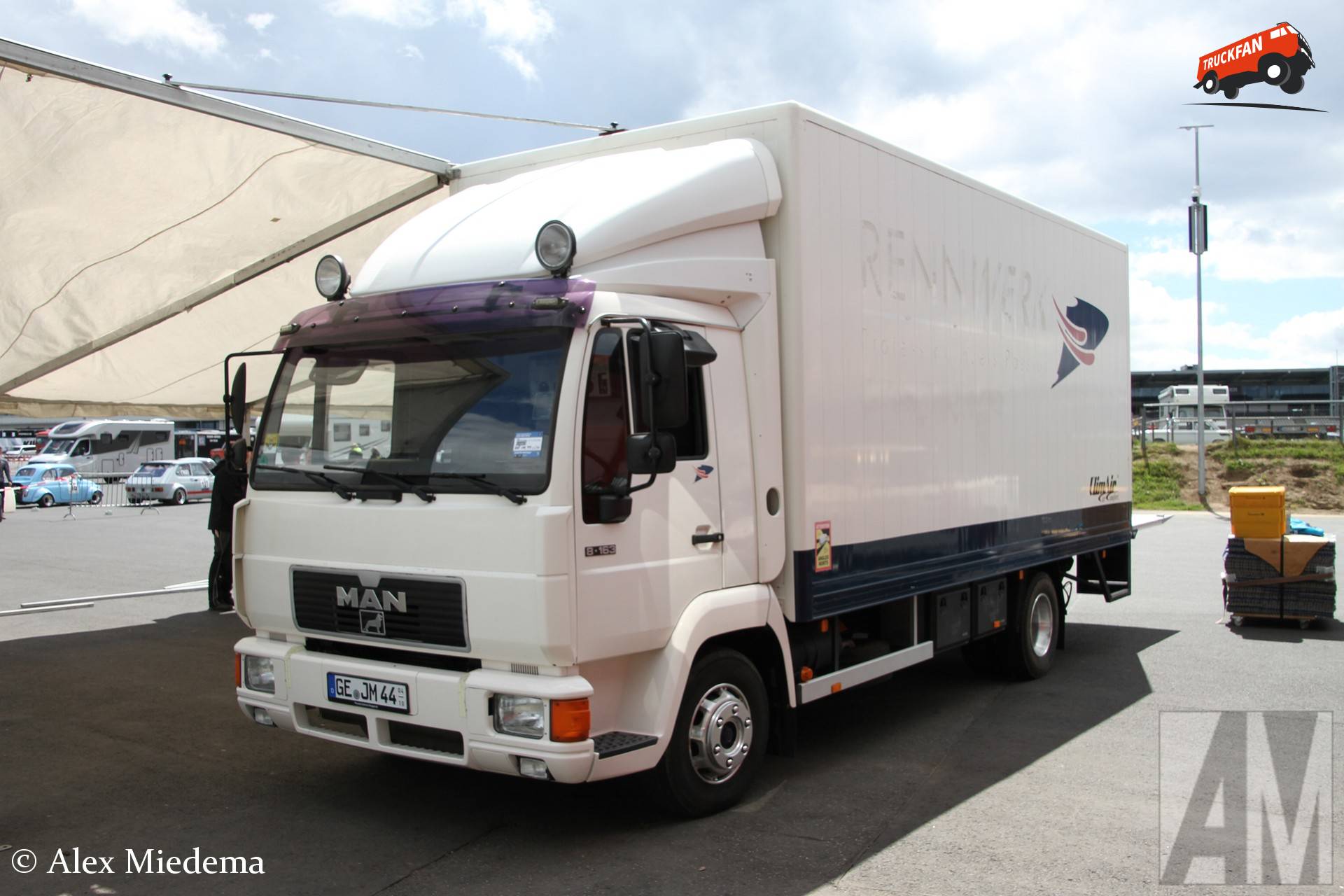 MAN L2000 racetransporter op Nürburgring paddock