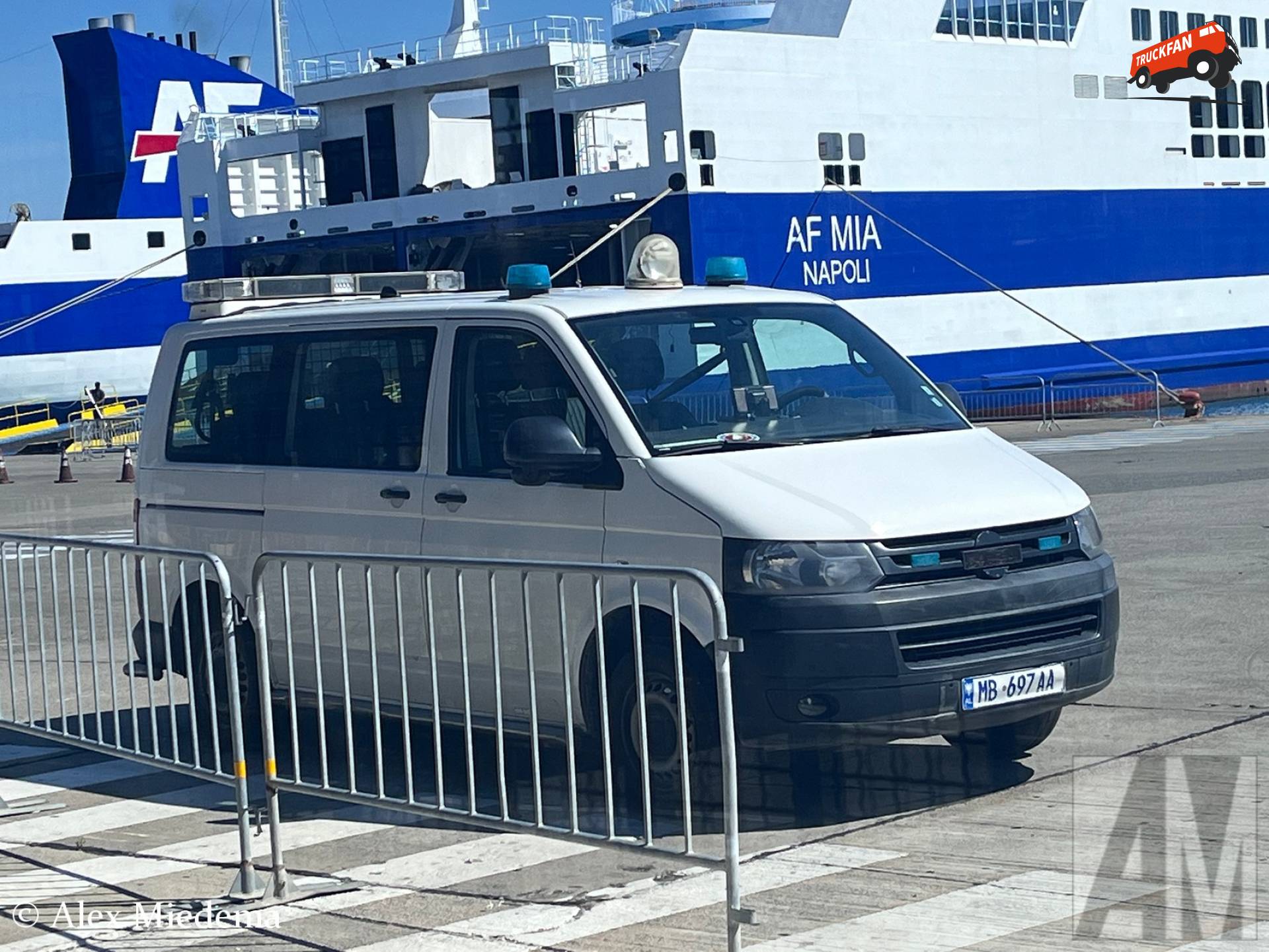 Volkswagen Transporter T5 met Albanees politiekenteken