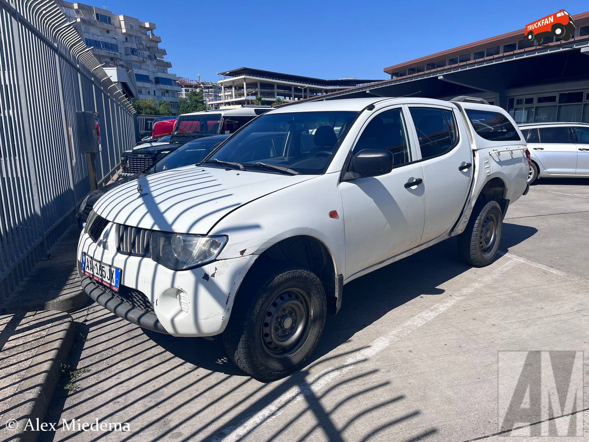 Mitsubishi L200 in Durrës, Albanië